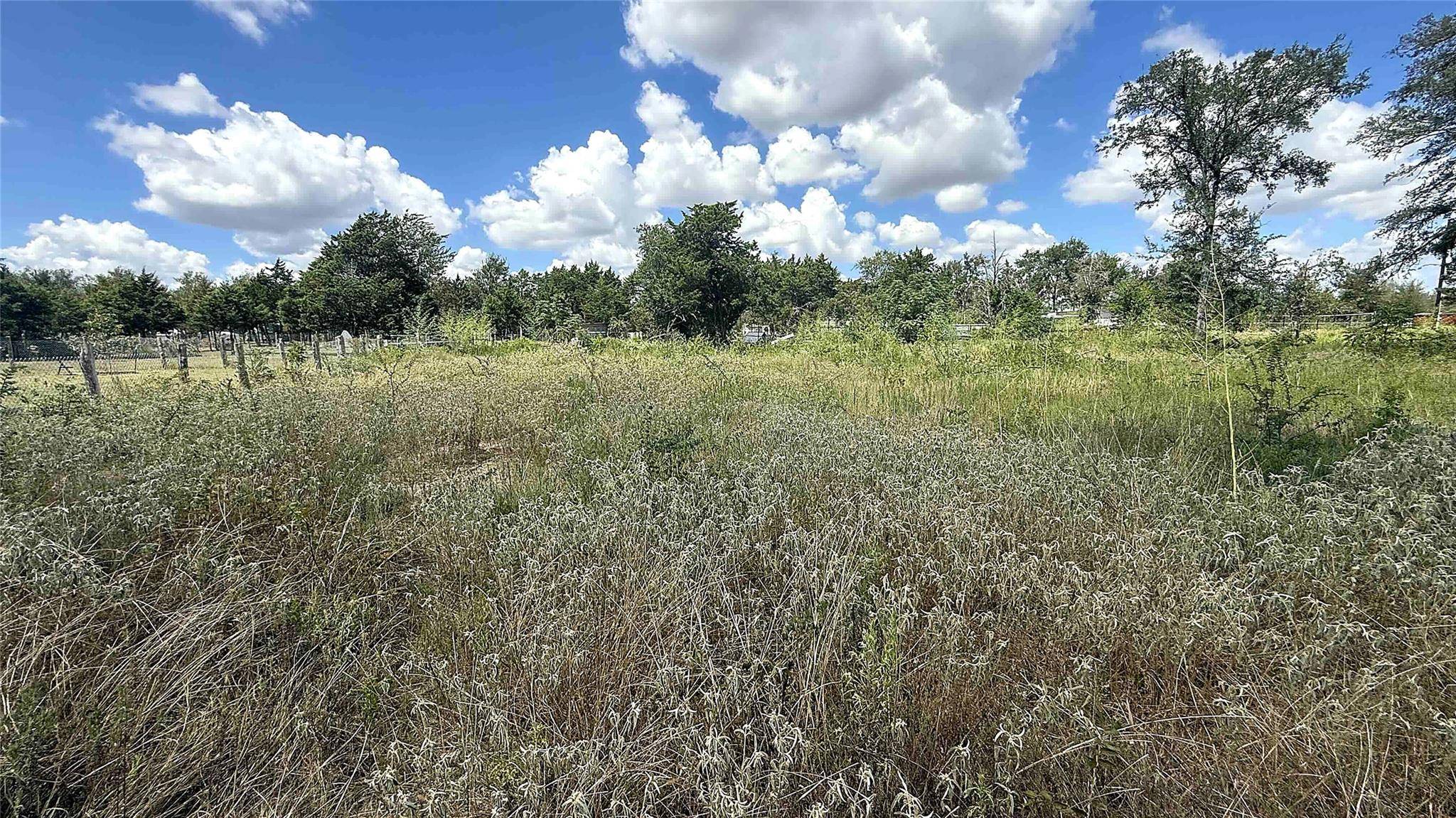 153 Quanah LN, Elgin, TX 78621