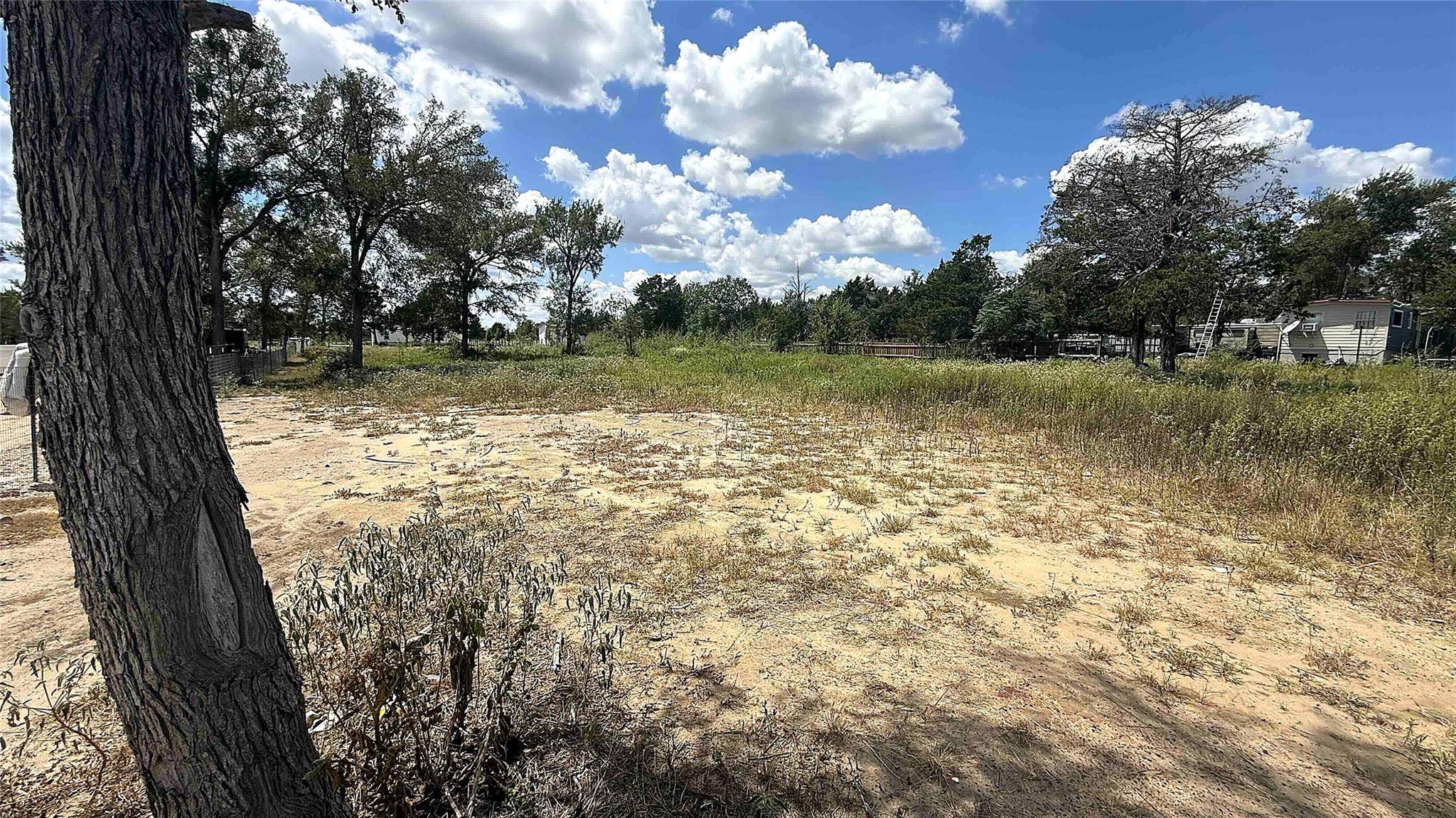 153 Quanah LN, Elgin, TX 78621