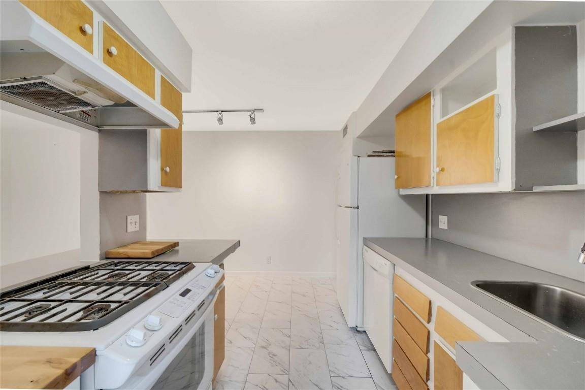 2806 Skyway CIR #101, Austin, TX 78704