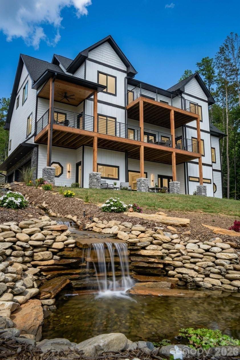 74 Jeranna RD, Mills River, NC 28759