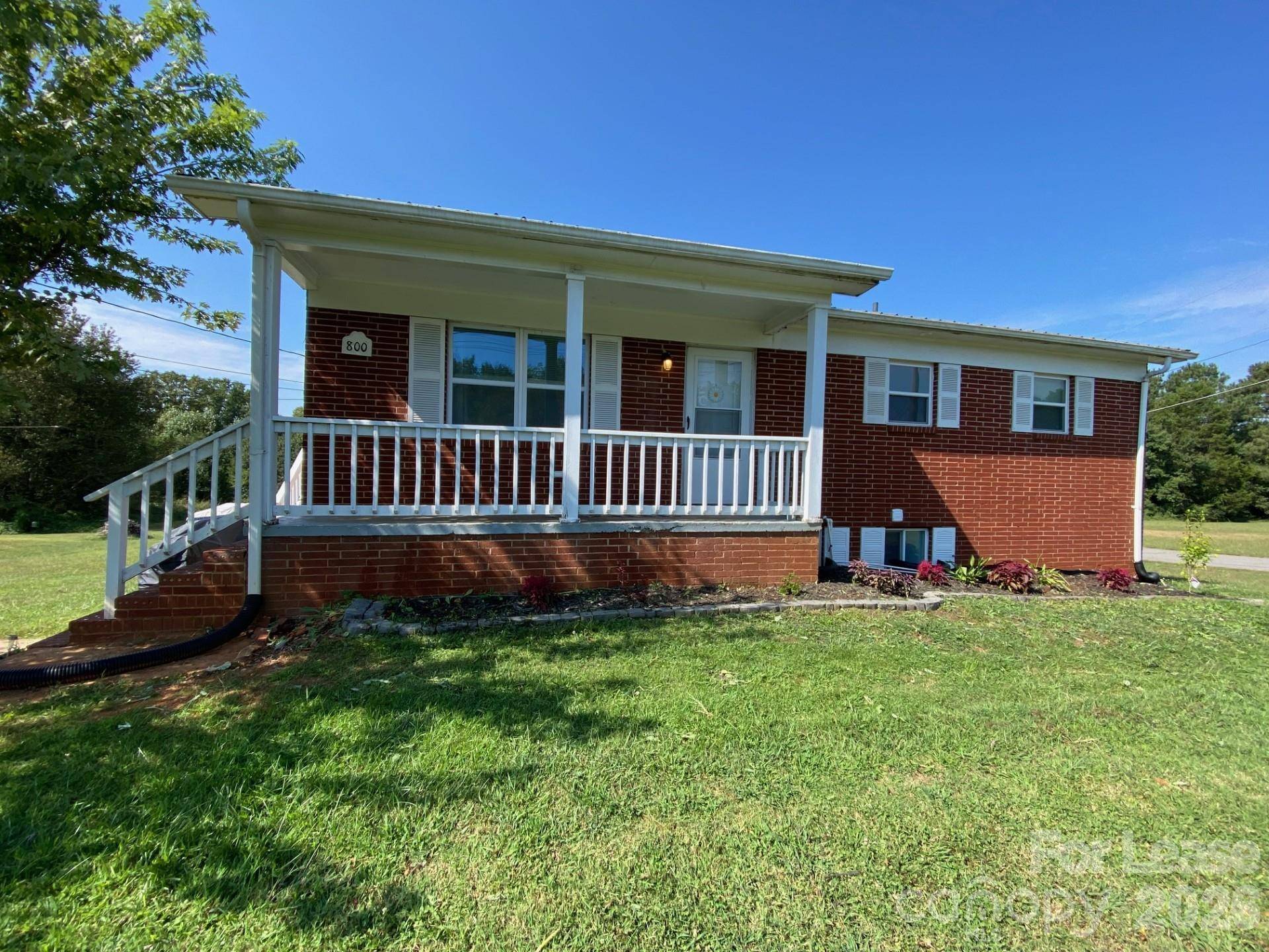 800 Saint James Church RD, Newton, NC 28658