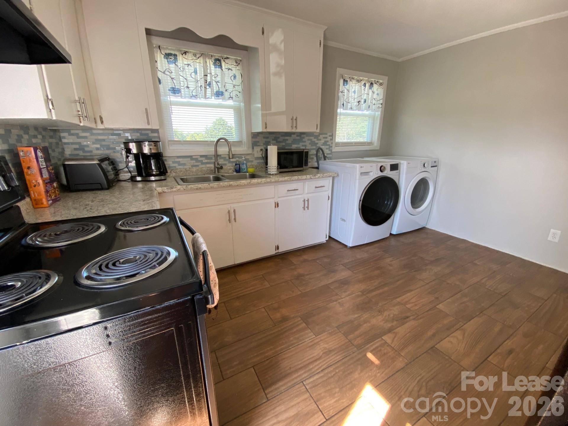 800 Saint James Church RD, Newton, NC 28658