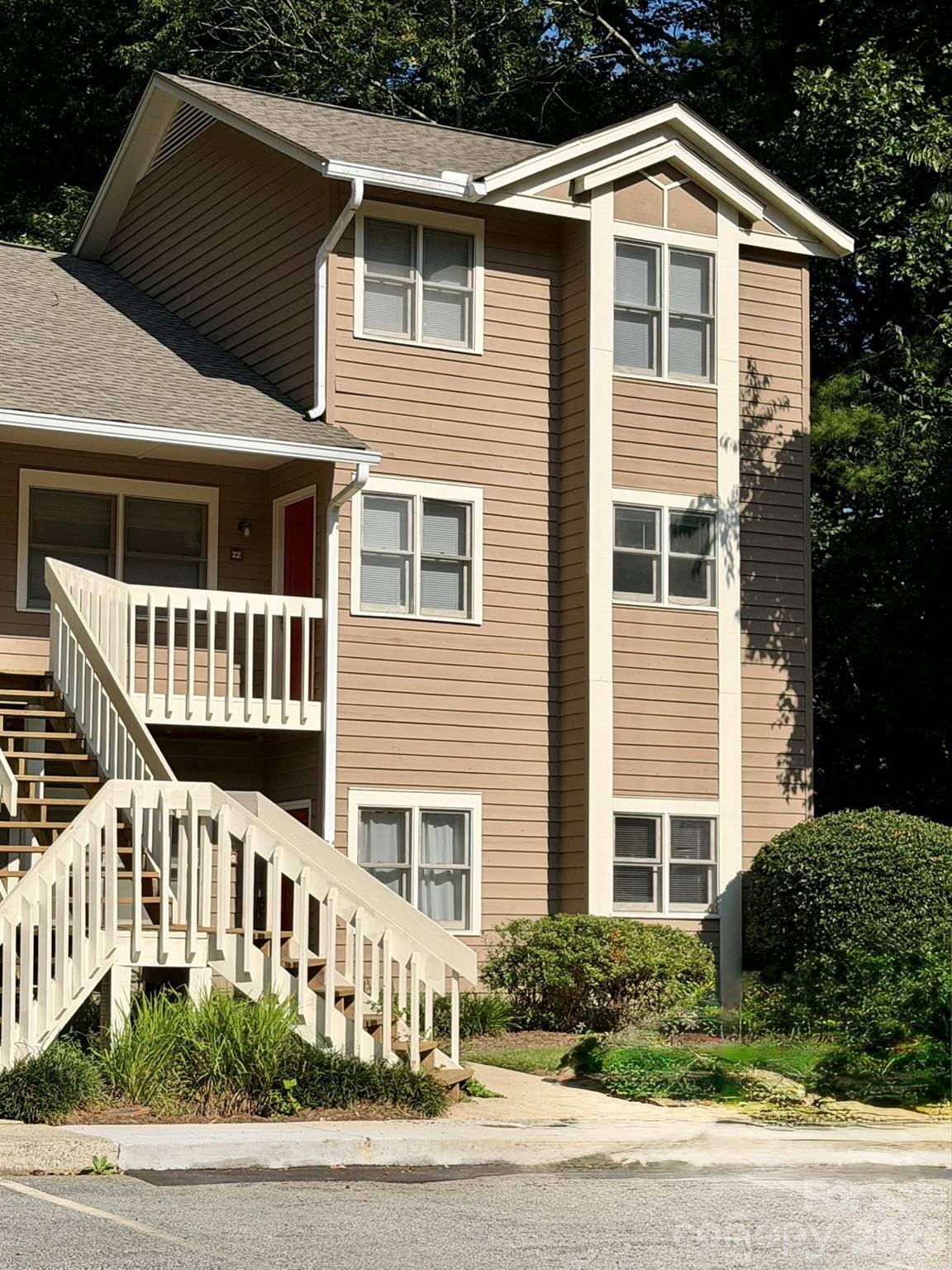22 Willow Tree RUN, Asheville, NC 28803