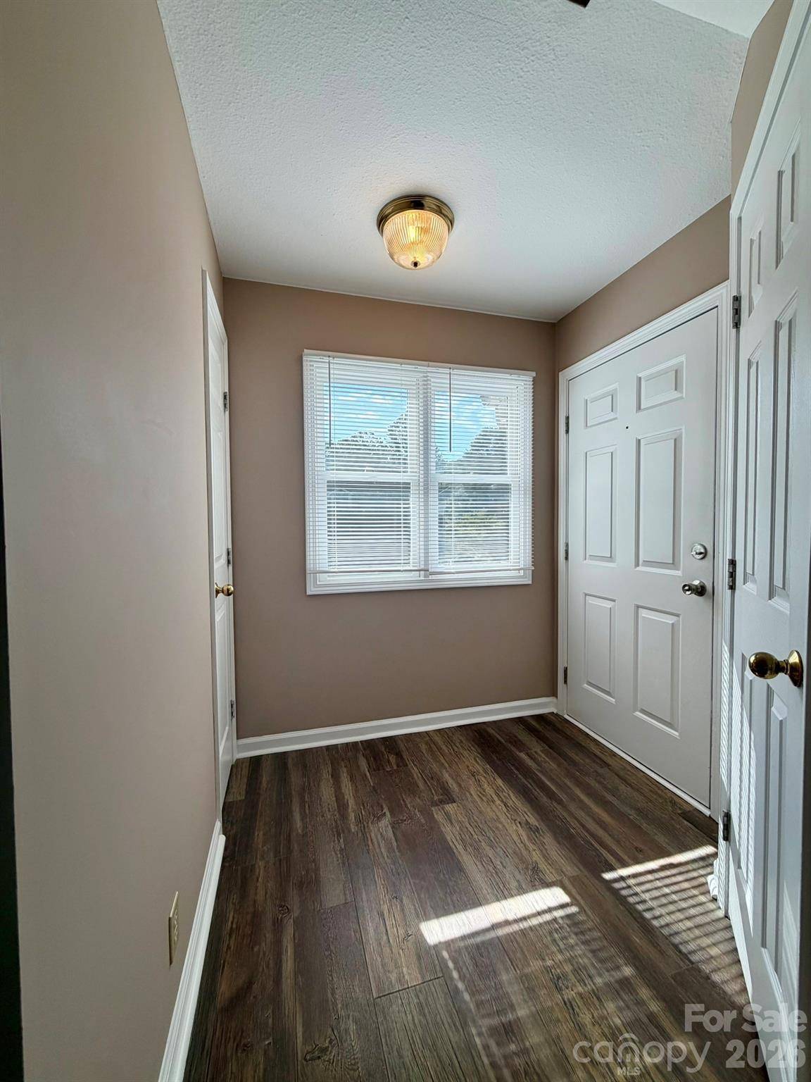 22 Willow Tree RUN, Asheville, NC 28803