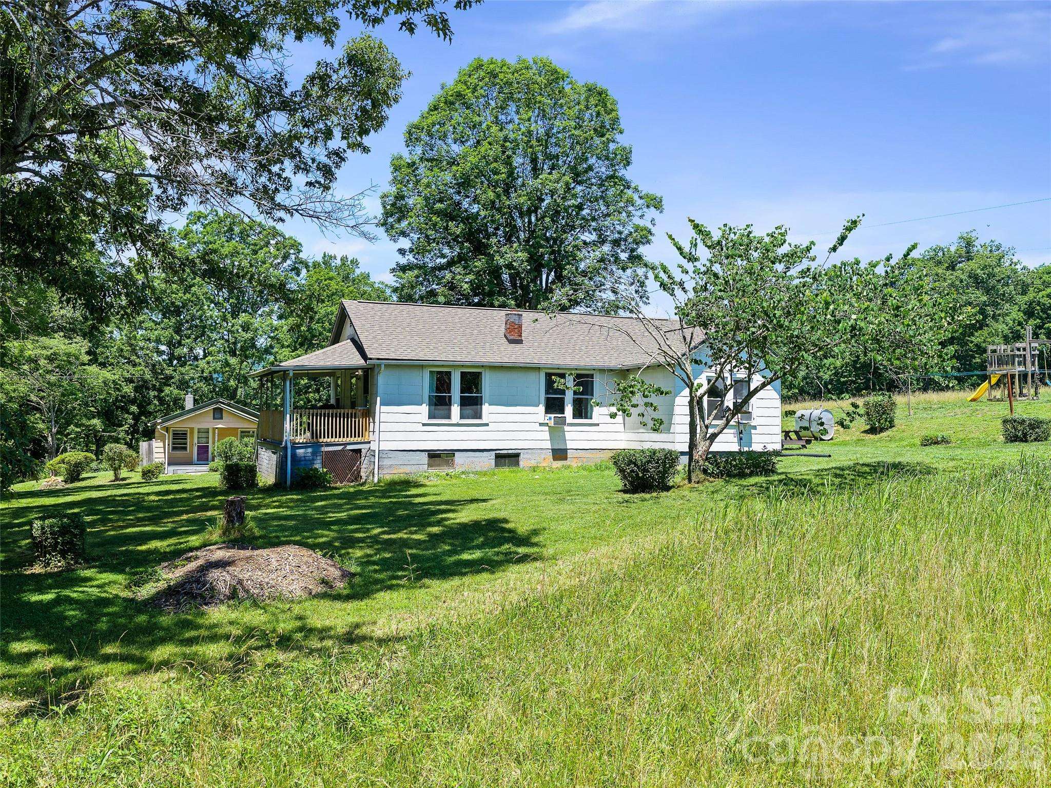 1125 & 1127 Glenn Bridge RD SE, Arden, NC 28704