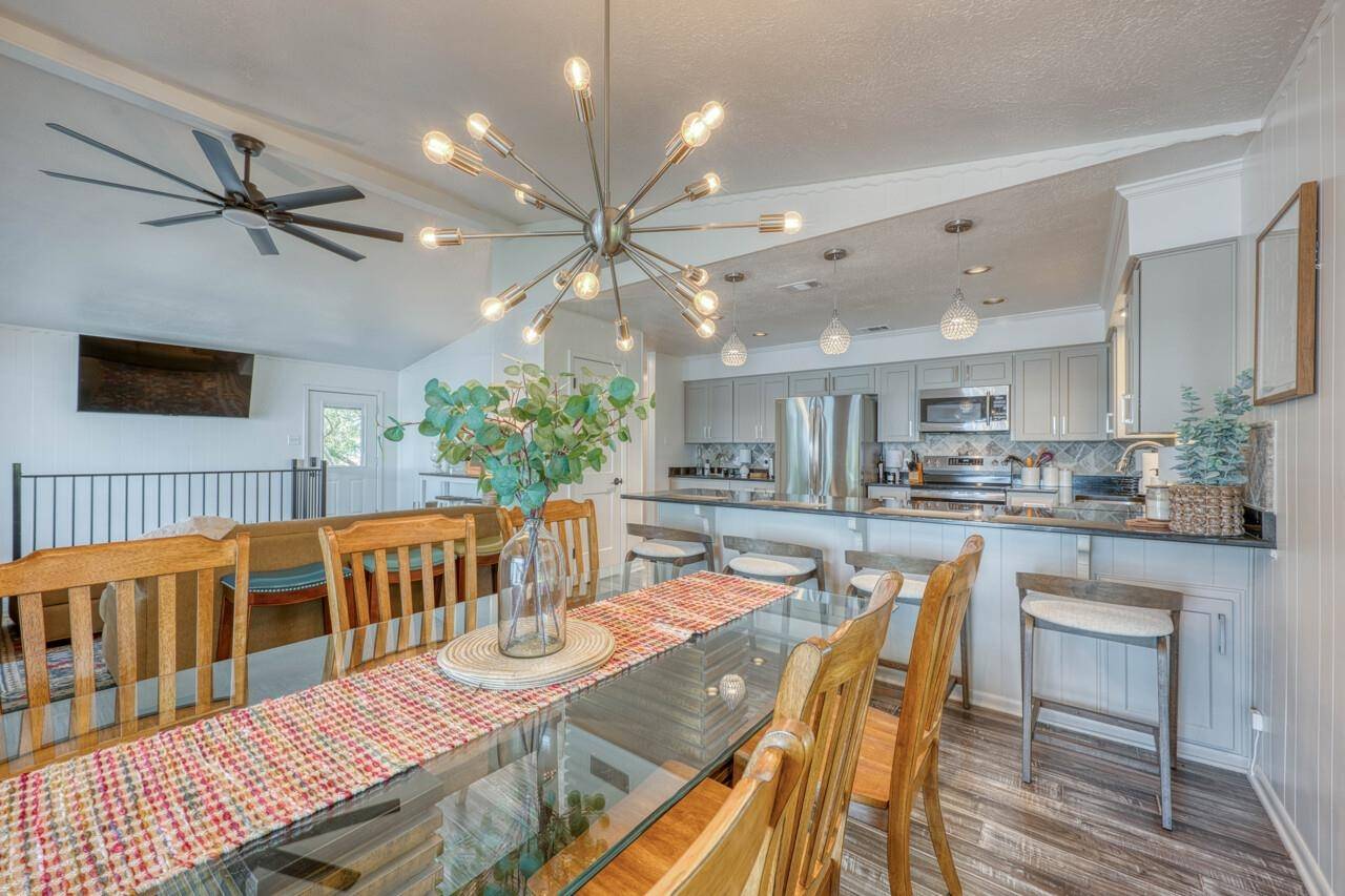 2814 Lakeview DR, Granite Shoals, TX 78654