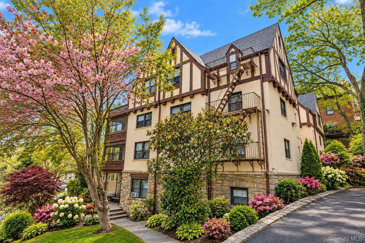 64 kensington RD, Bronxville, NY 10708