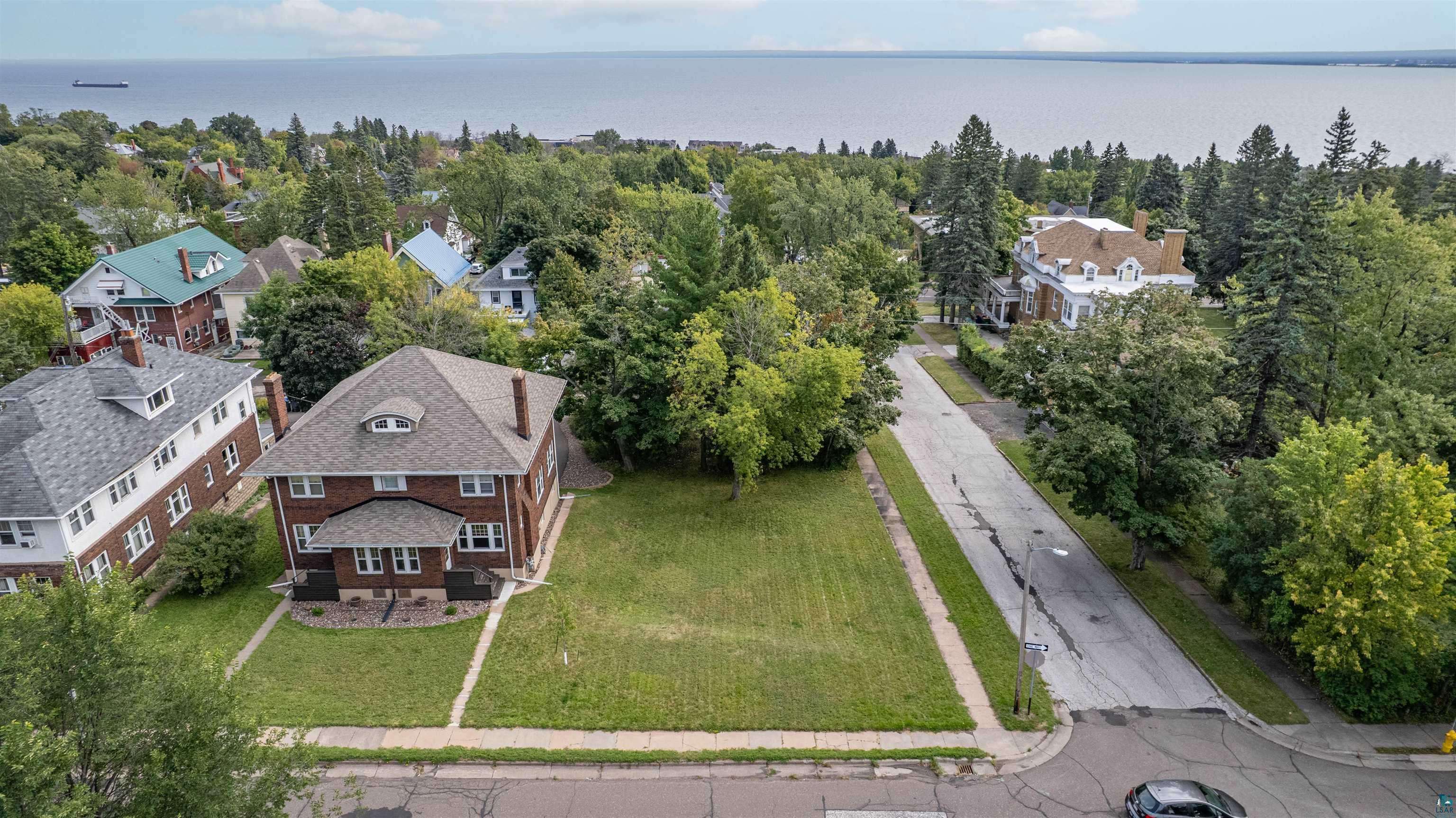 200X E 3rd St, Duluth, MN 55805
