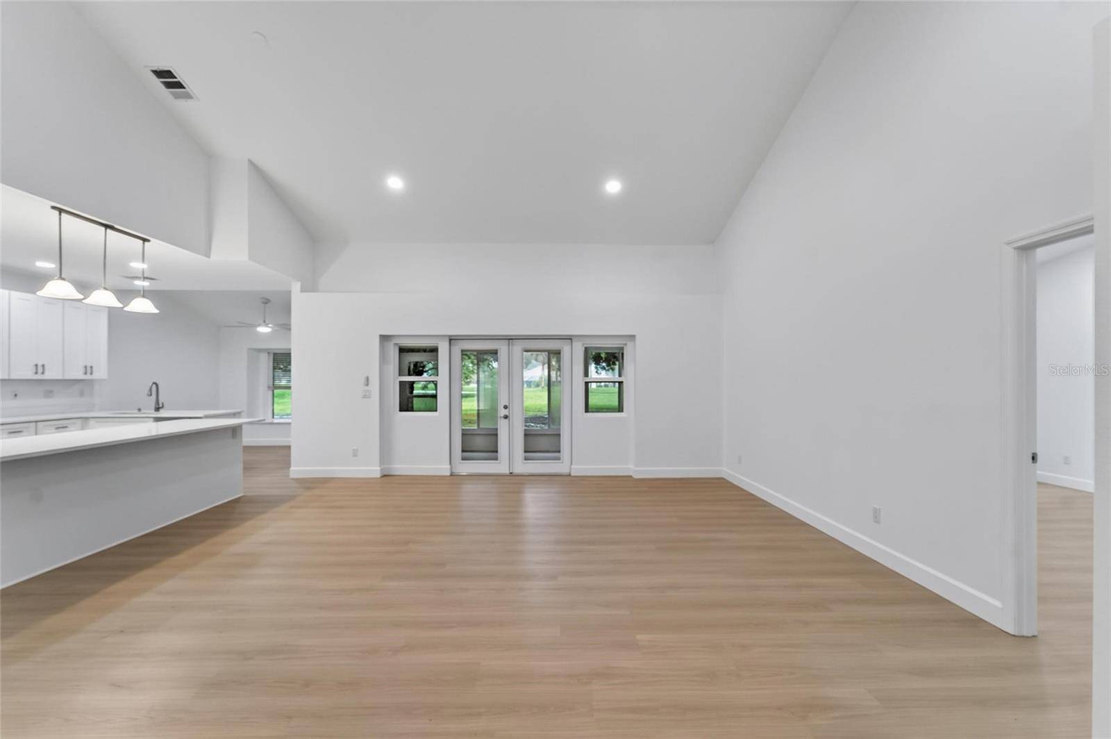 2216 NEW BEDFORD DR, Sun City Center, FL 33573