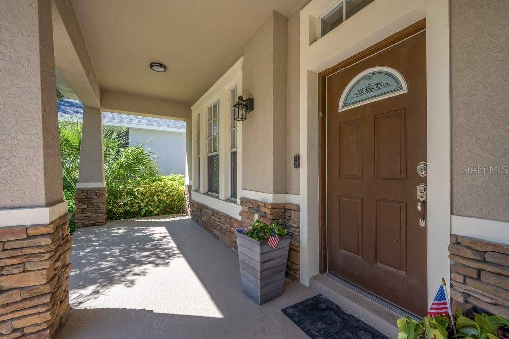 5929 FISHHAWK CROSSING BLVD, Lithia, FL 33547