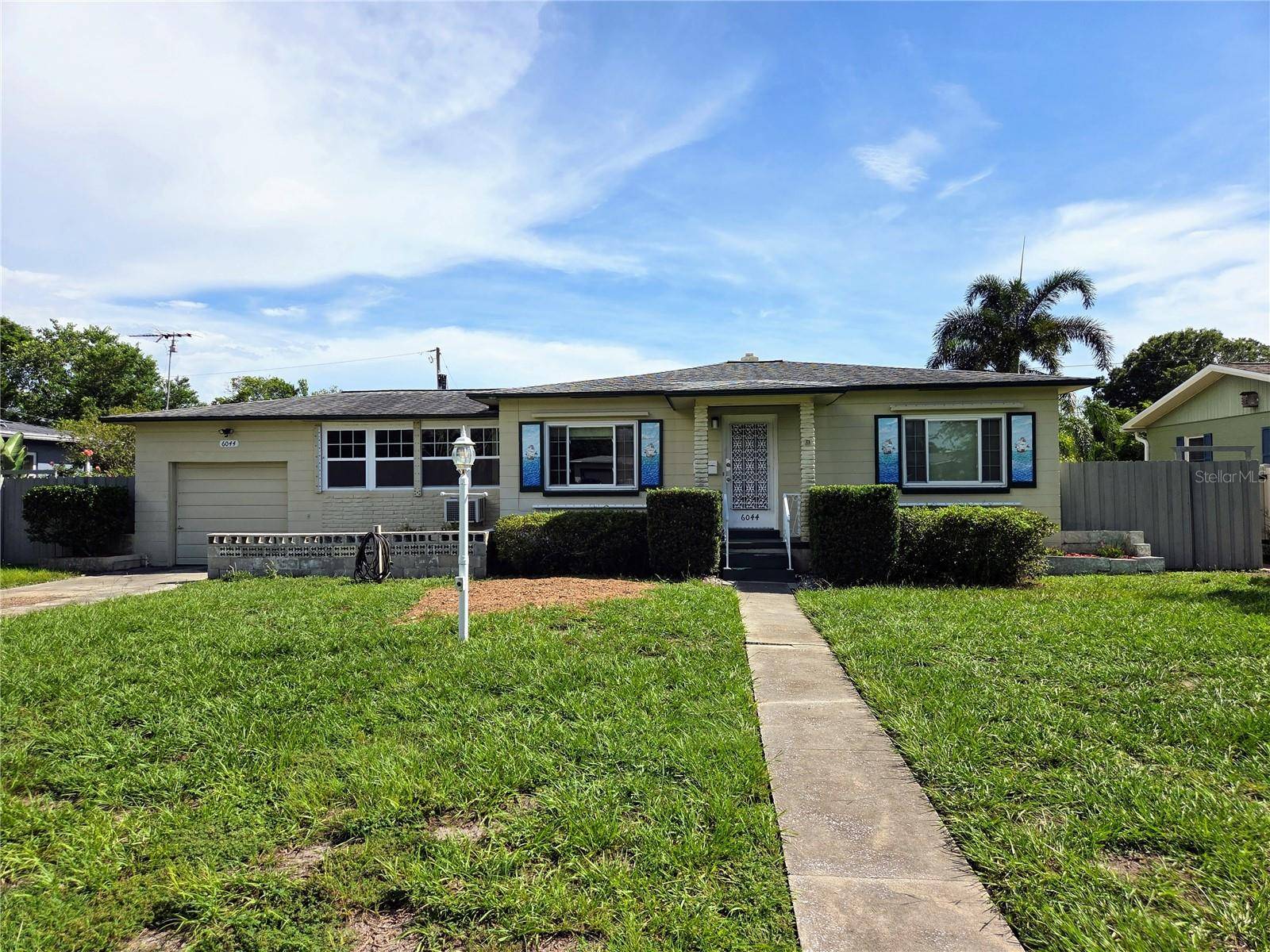 6044 BURLINGTON AVE N, St Petersburg, FL 33710