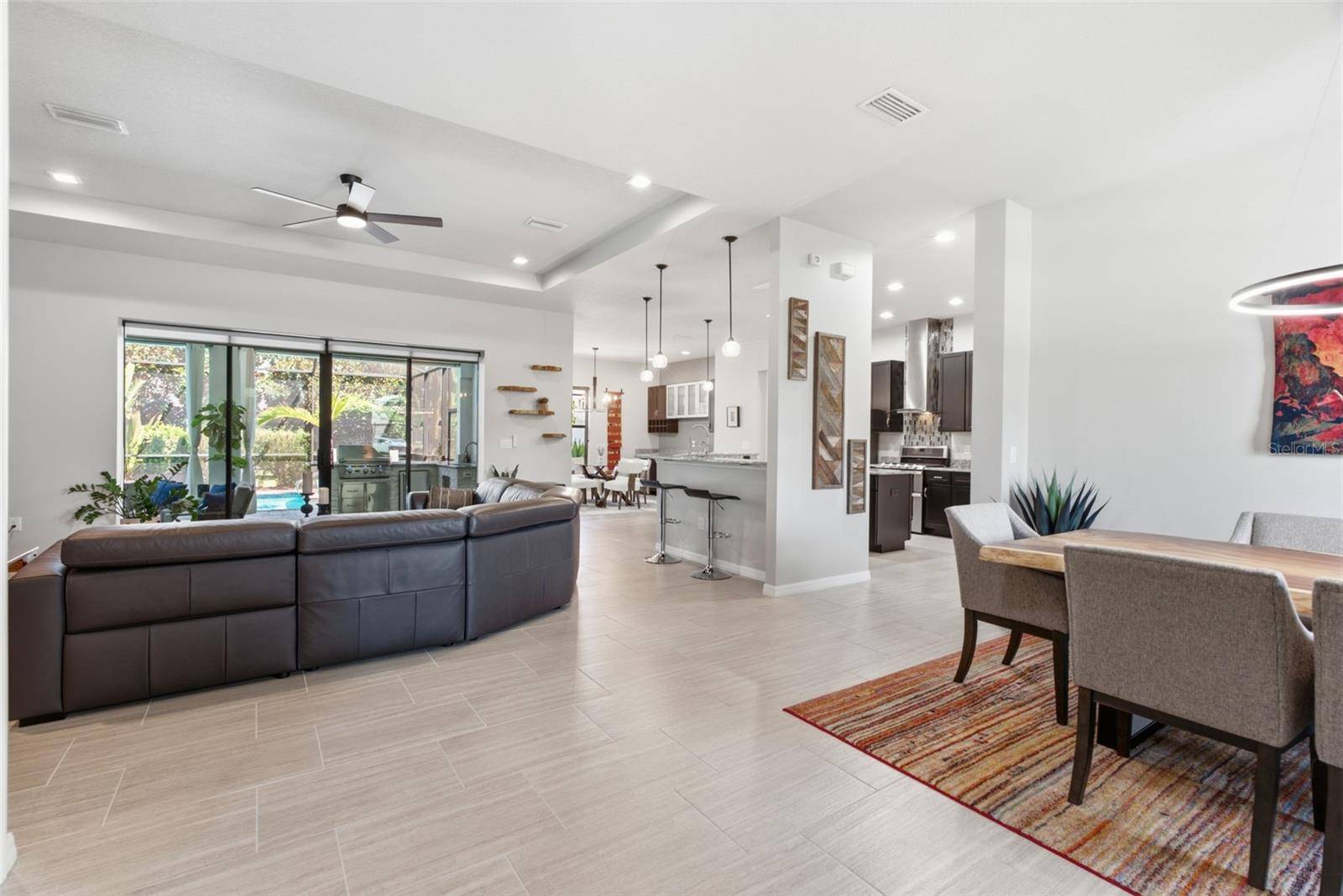 807 ALANDRA LN, Ruskin, FL 33573