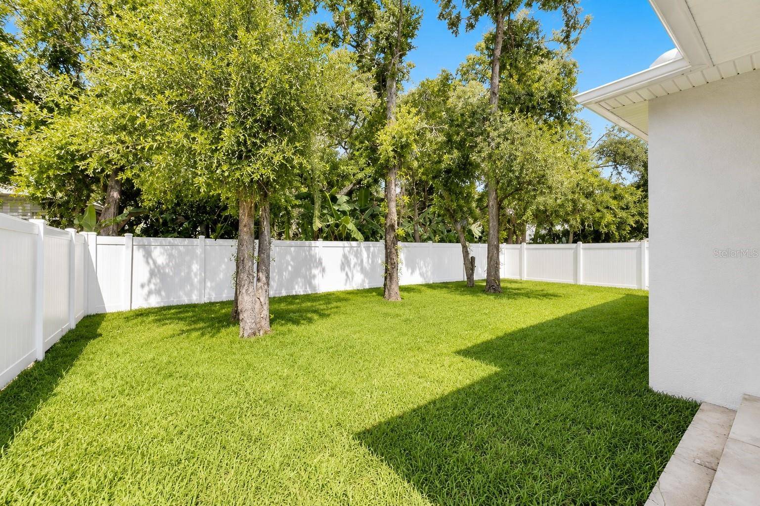 3706 WIGGINS LEAF ST, Tampa, FL 33619
