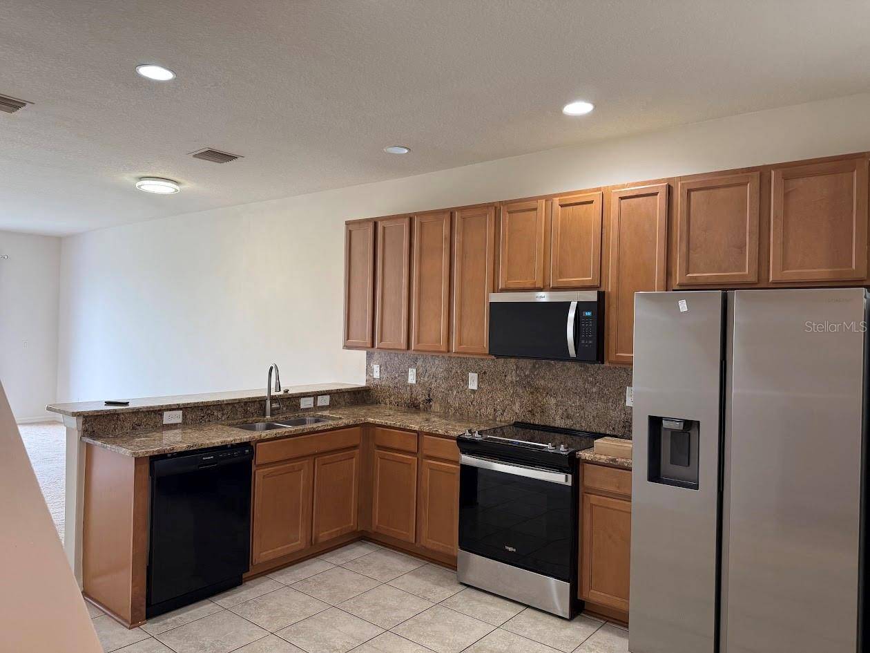 4976 WHITE SANDERLING CT, Tampa, FL 33619