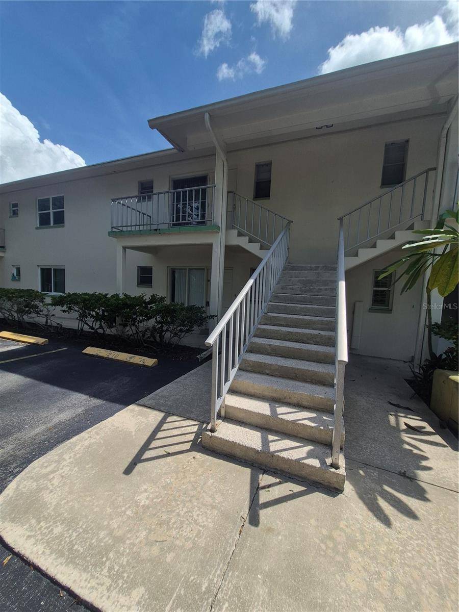 8301 BARDMOOR BLVD #210, Seminole, FL 33777
