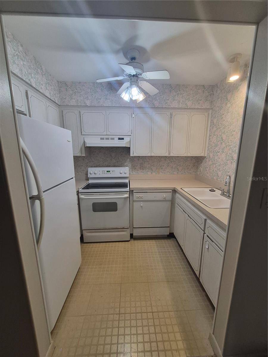 8301 BARDMOOR BLVD #210, Seminole, FL 33777