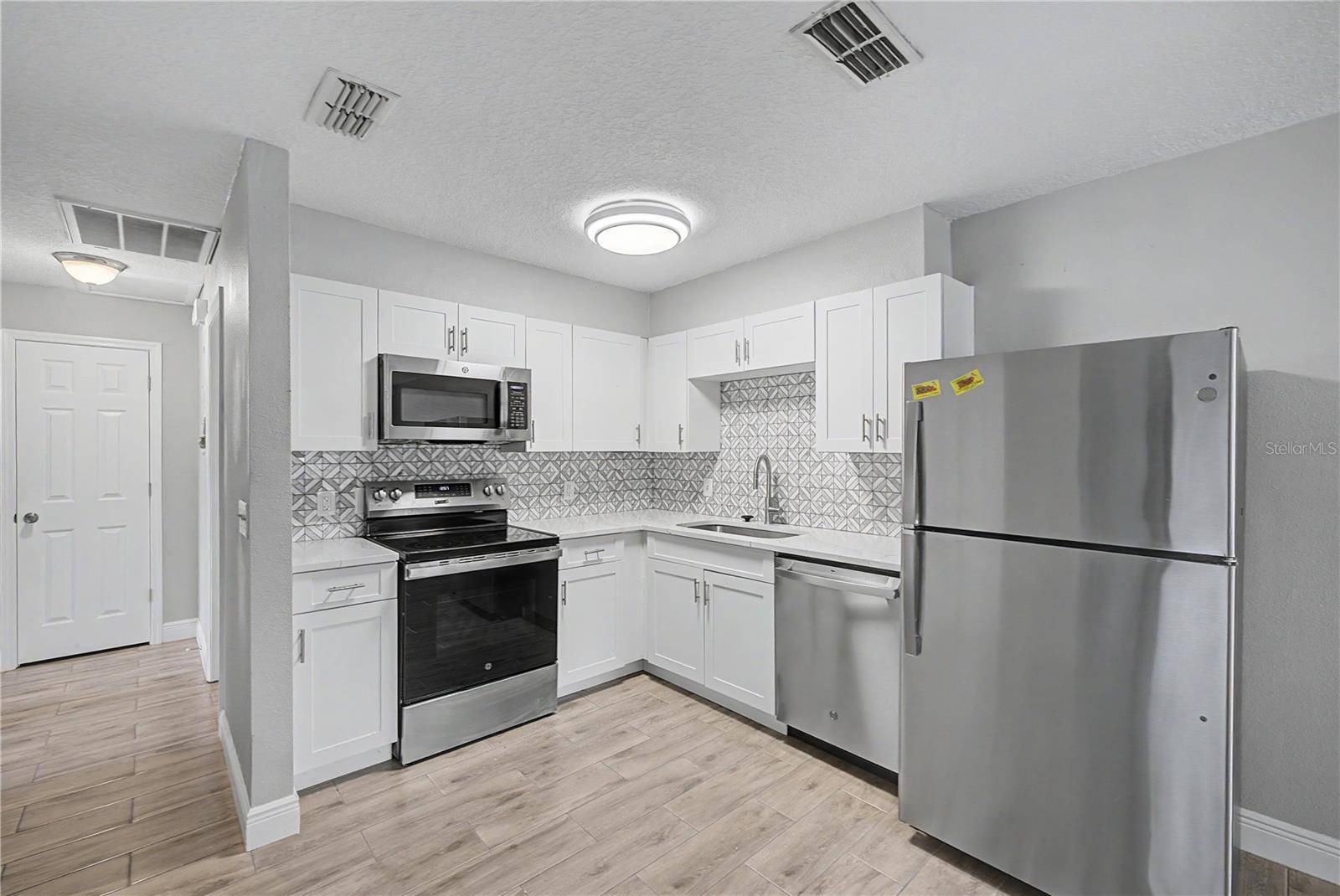 3191 SHOAL LINE BLVD, Hernando Beach, FL 34607