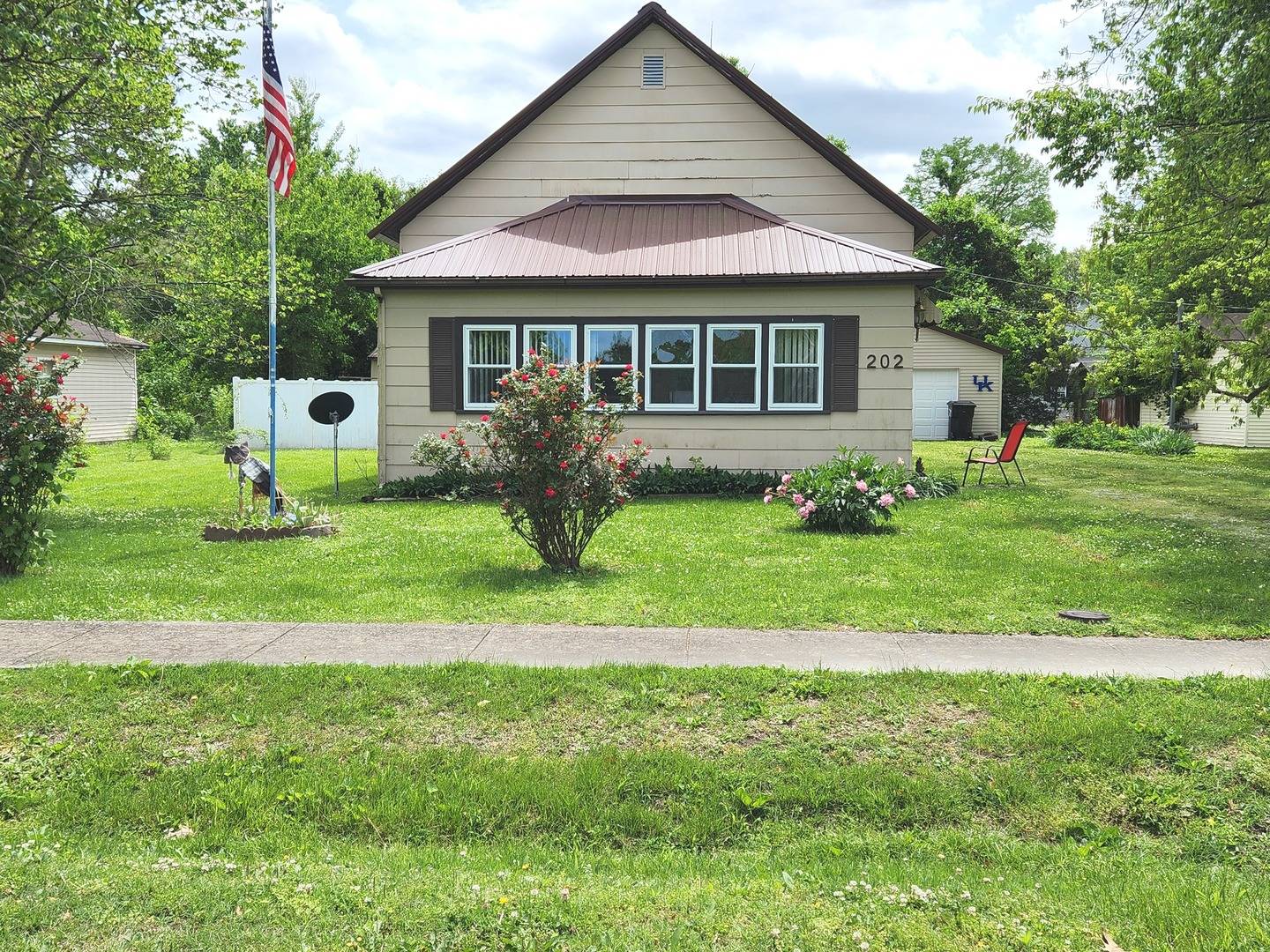 202 Lincoln ST, Karnak, IL 62956