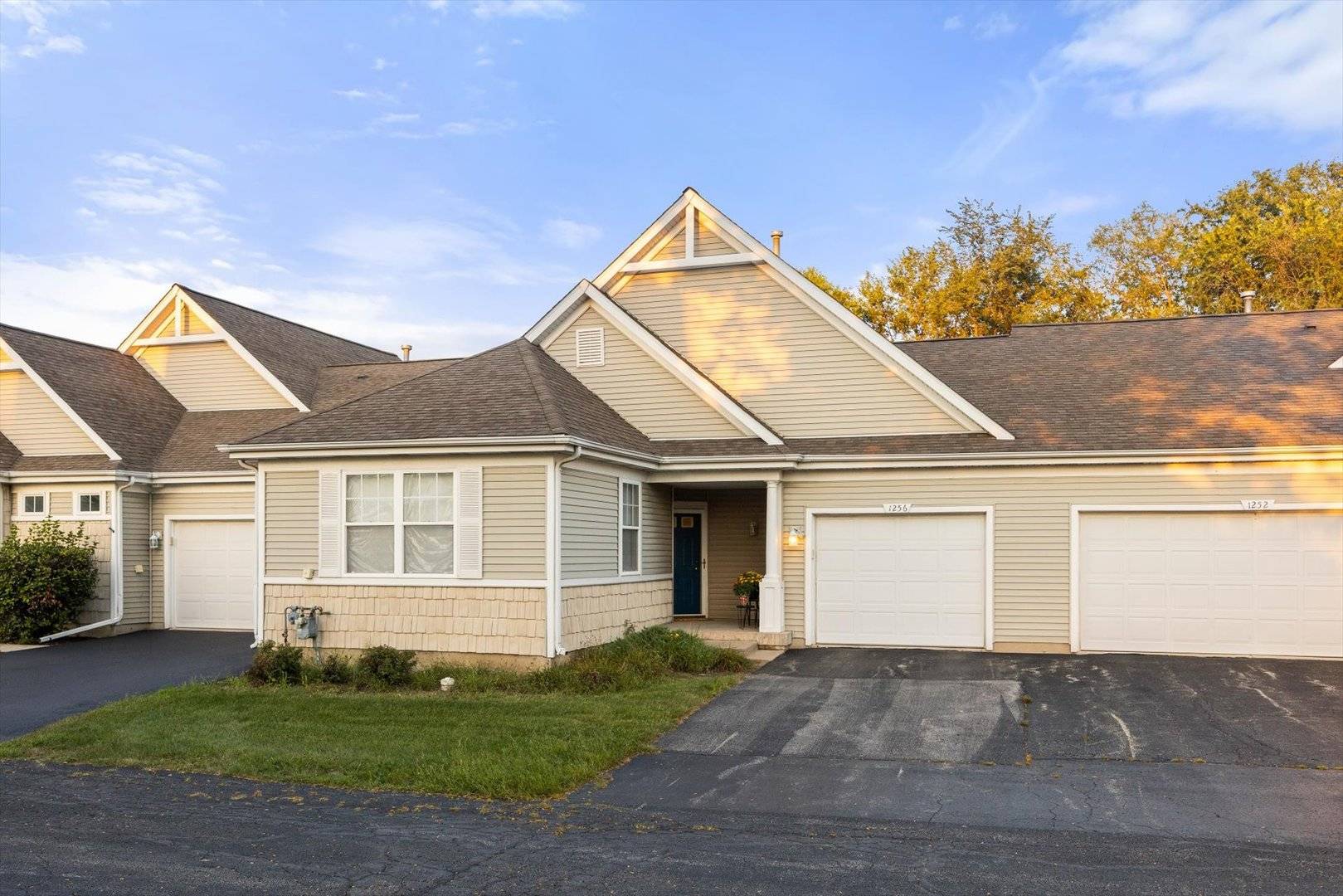 1256 LIBERTY PARK CT #1256, Crest Hill, IL 60435