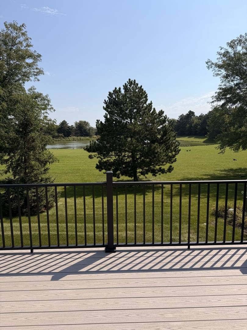 1383 Miller RD, Geneva, IL 60134
