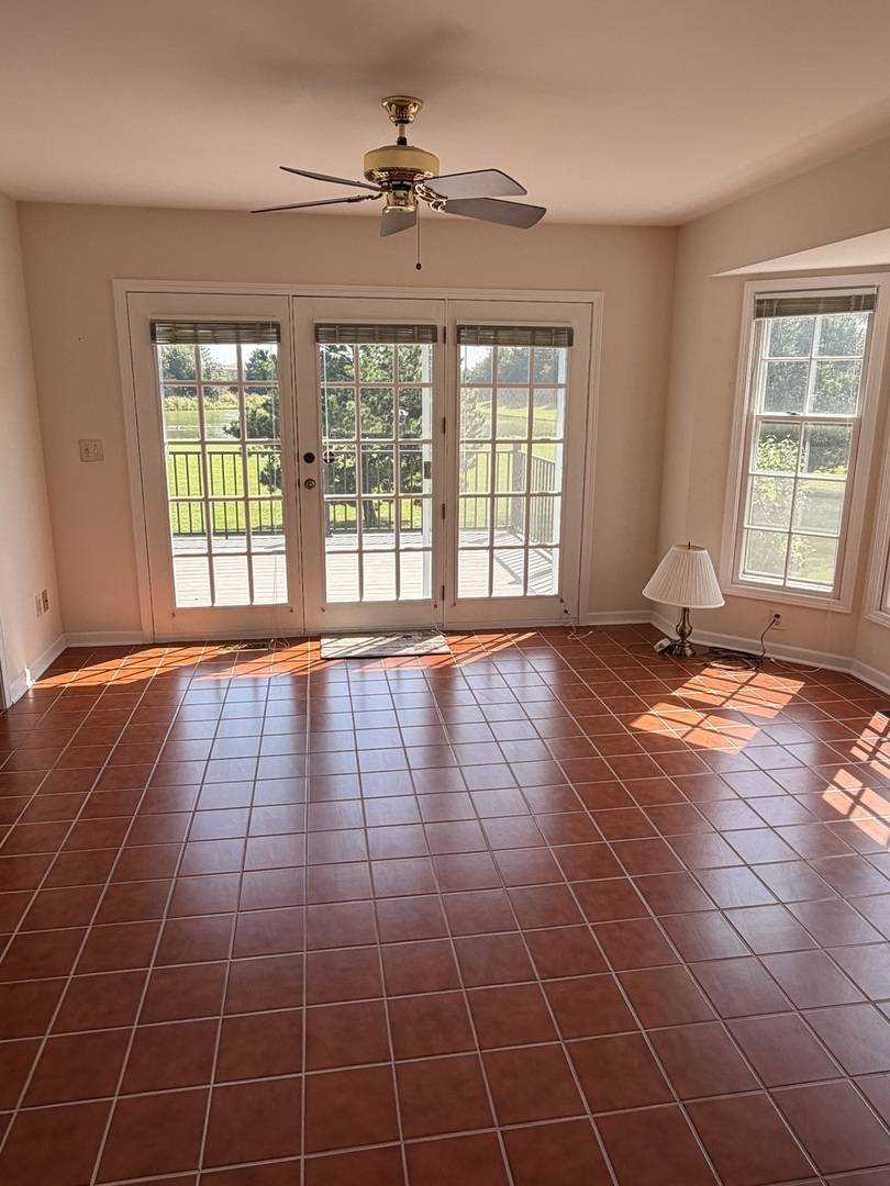 1383 Miller RD, Geneva, IL 60134