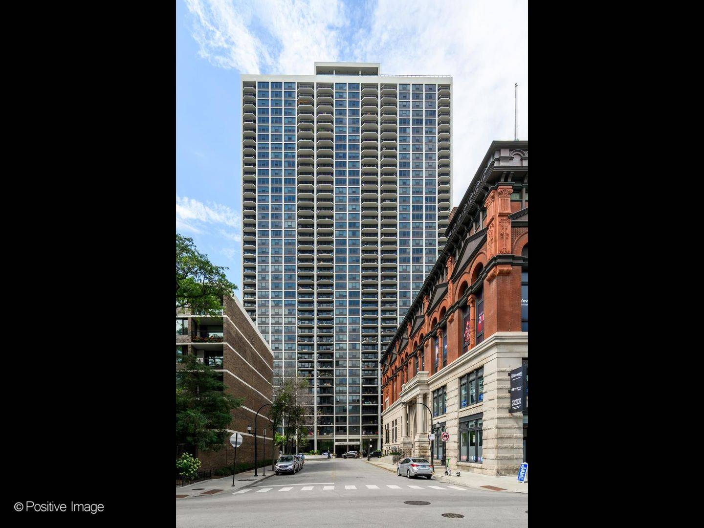 1560 N Sandburg TER #415J, Chicago, IL 60610