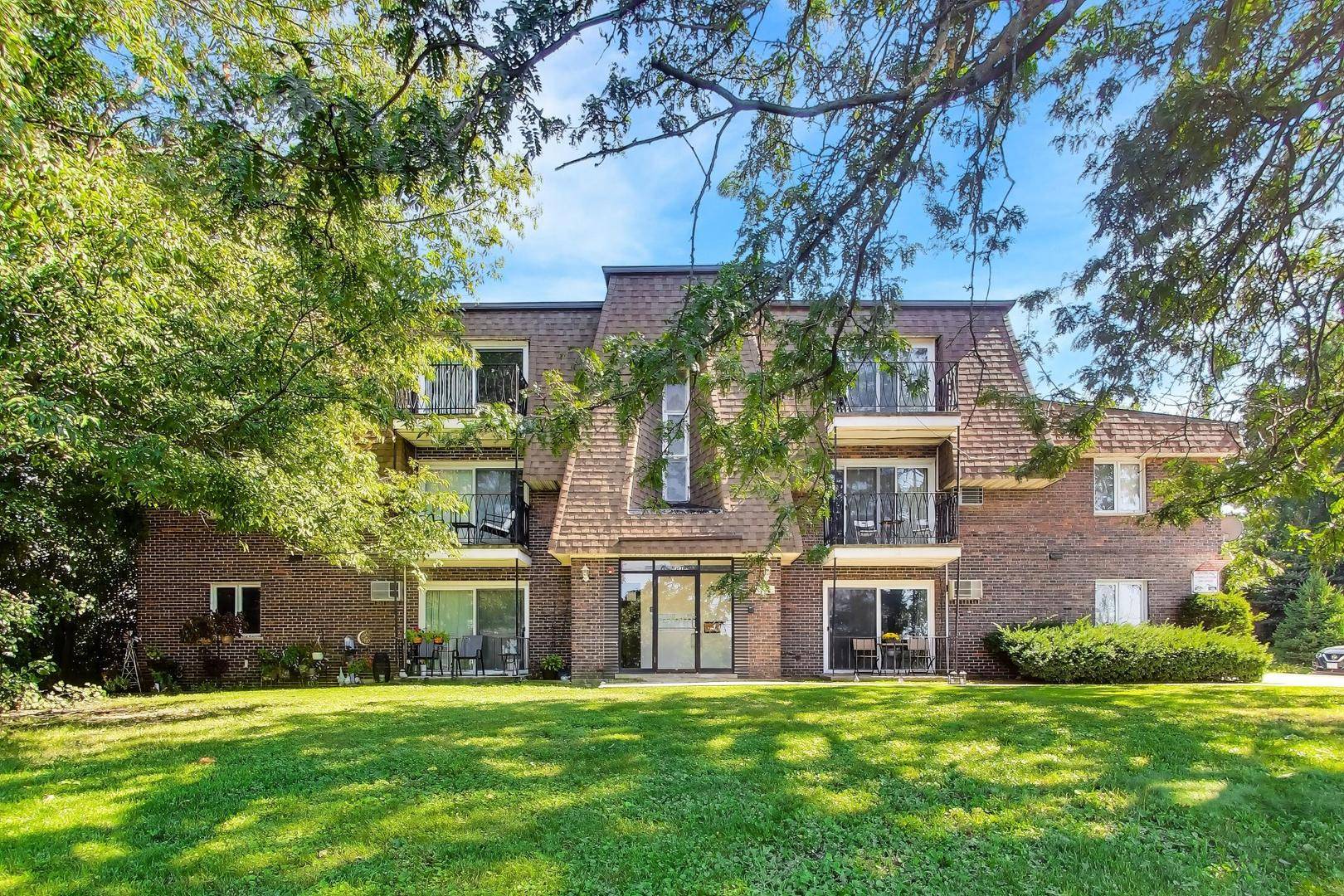 8231 Archer AVE #3, Willow Springs, IL 60480