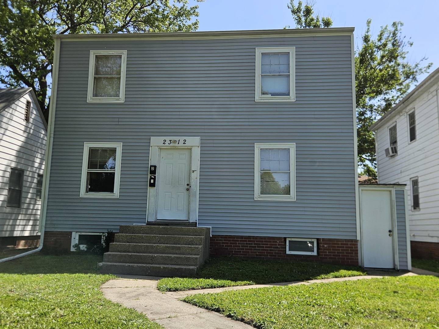 2312 S 6th ST, Springfield, IL 62703