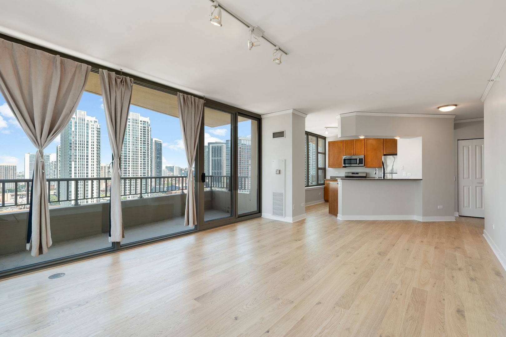 200 N JEFFERSON ST #2404, Chicago, IL 60661