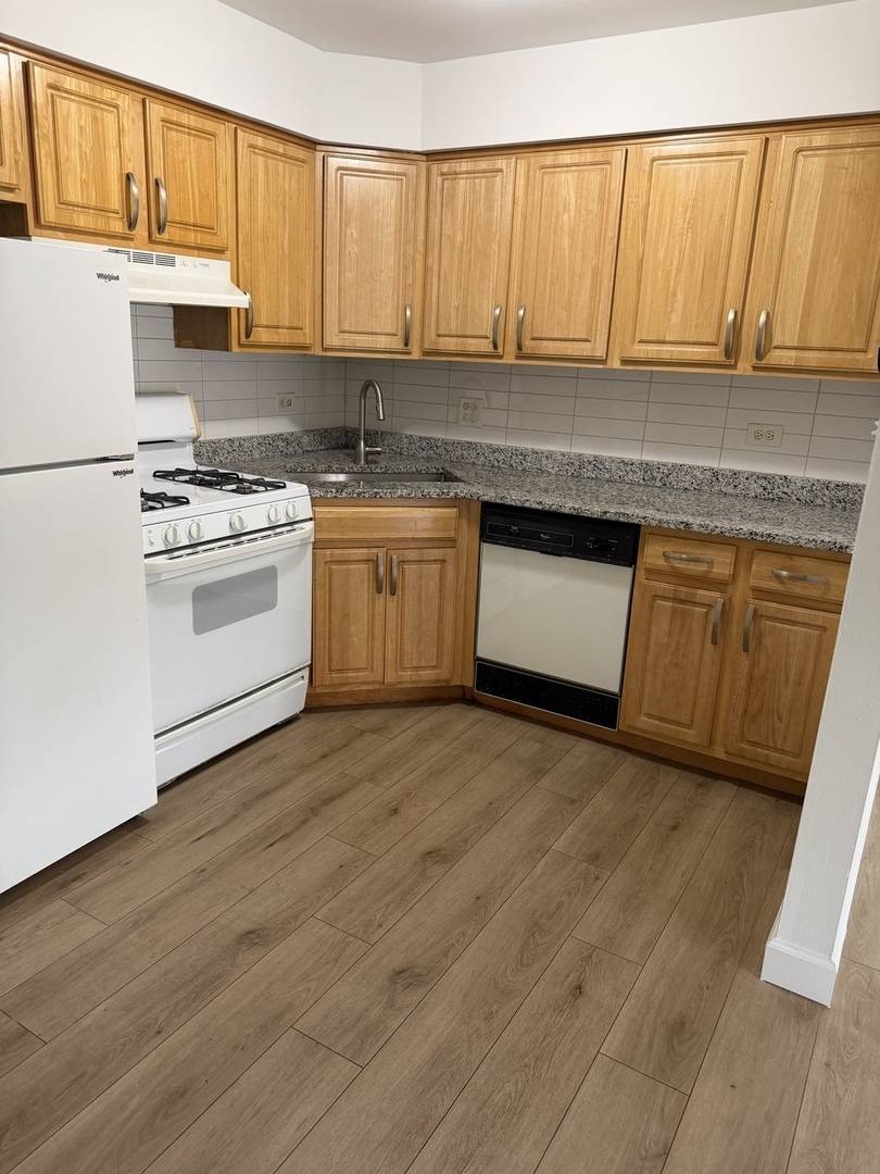 10S472 Echo LN #4, Willowbrook, IL 60527