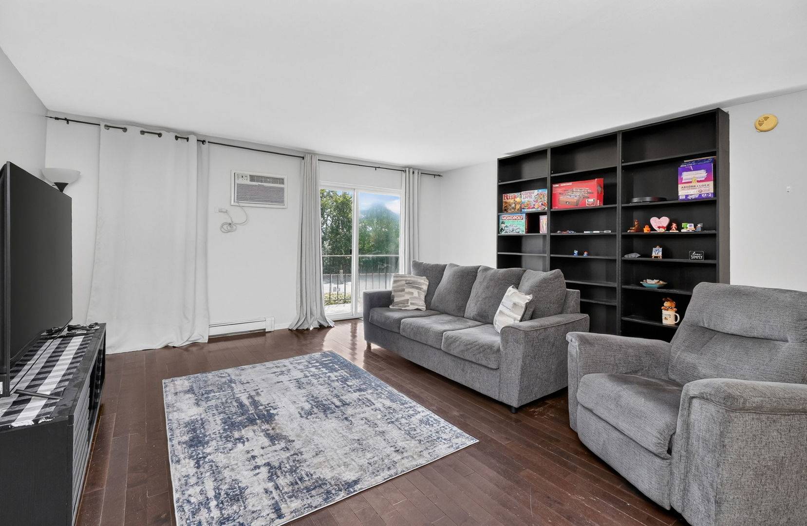 2411 Ogden AVE #11, Downers Grove, IL 60515