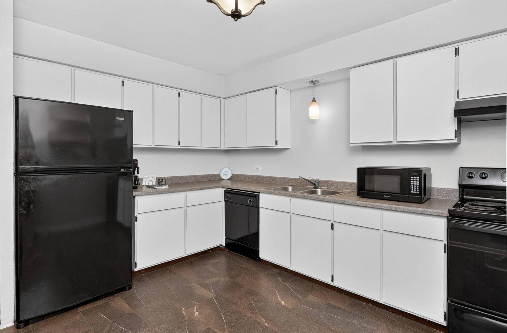 2411 Ogden AVE #11, Downers Grove, IL 60515