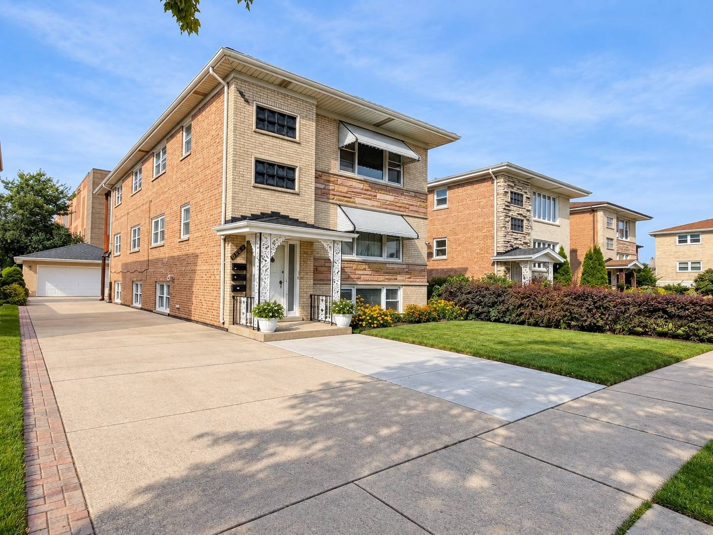8608 W Carmen AVE #2, Norridge, IL 60706