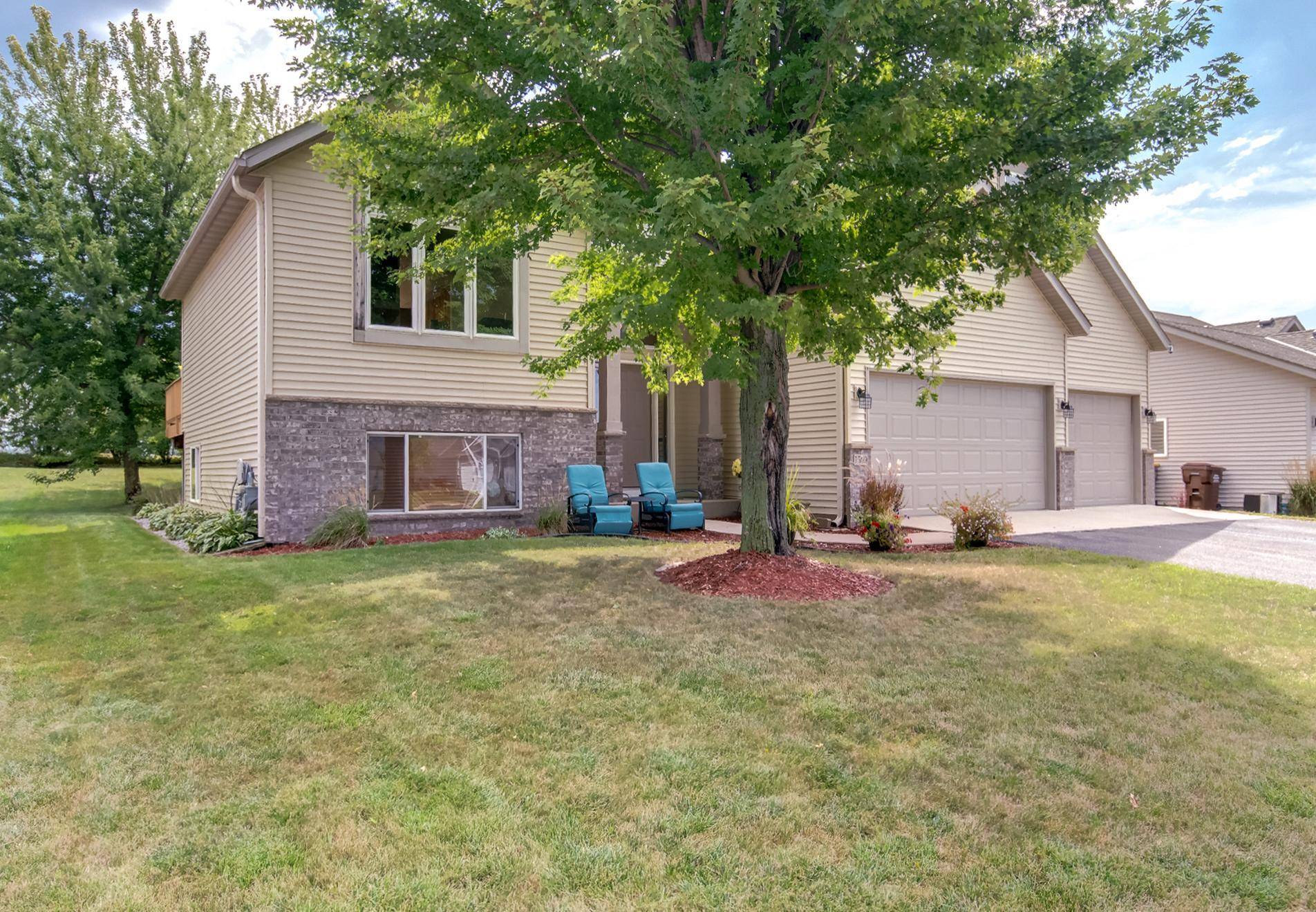 1509 English AVE NW, New Prague, MN 56071