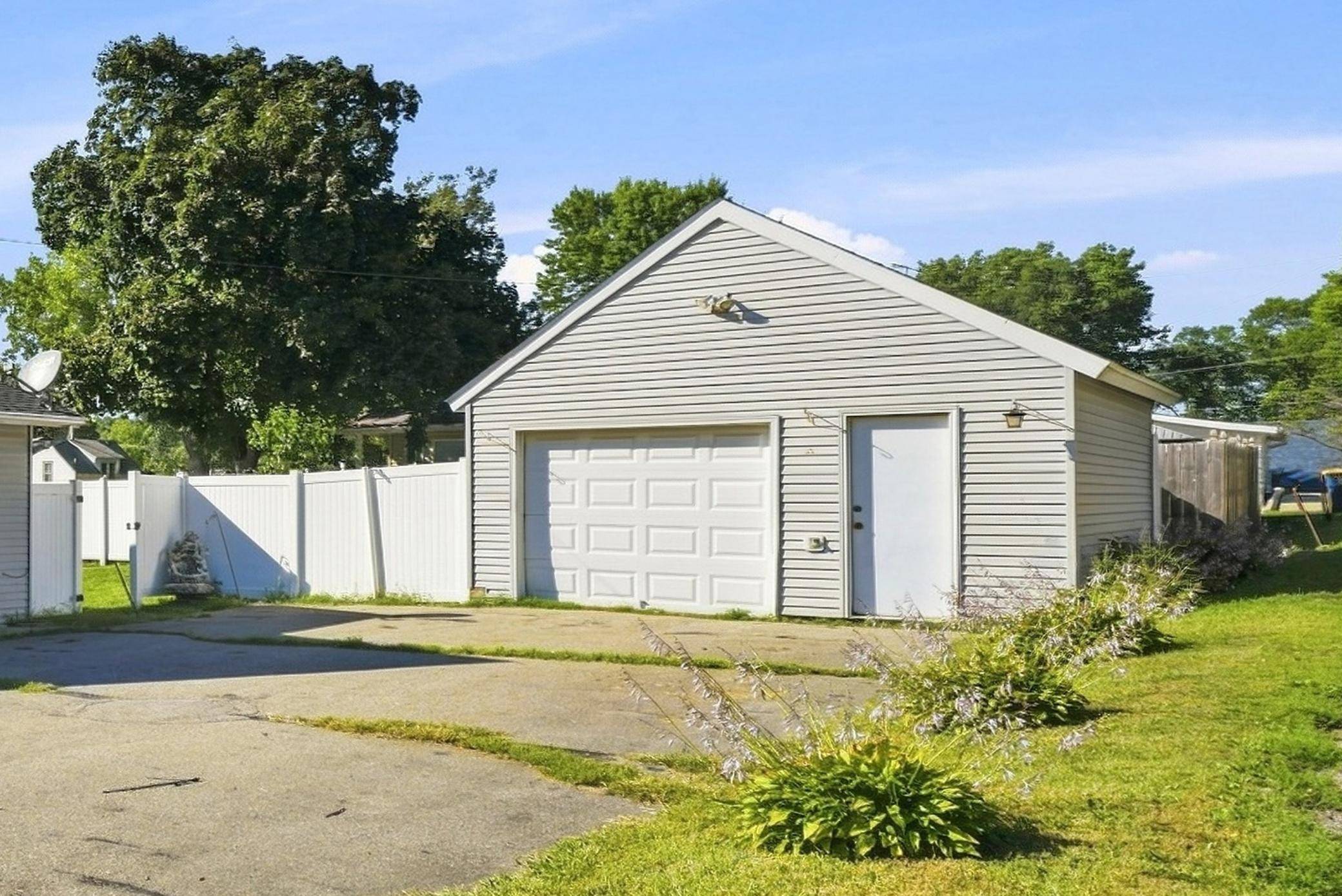 1201 2nd AVE NW, Faribault, MN 55021