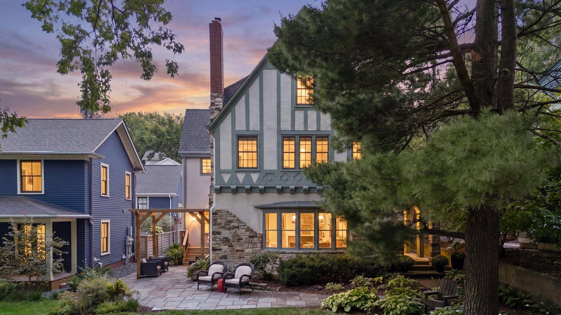 1015 W Minnehaha Pkwy, Minneapolis, MN 55419
