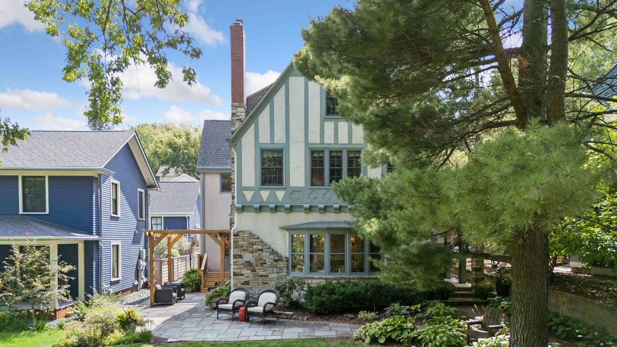 1015 W Minnehaha Pkwy, Minneapolis, MN 55419