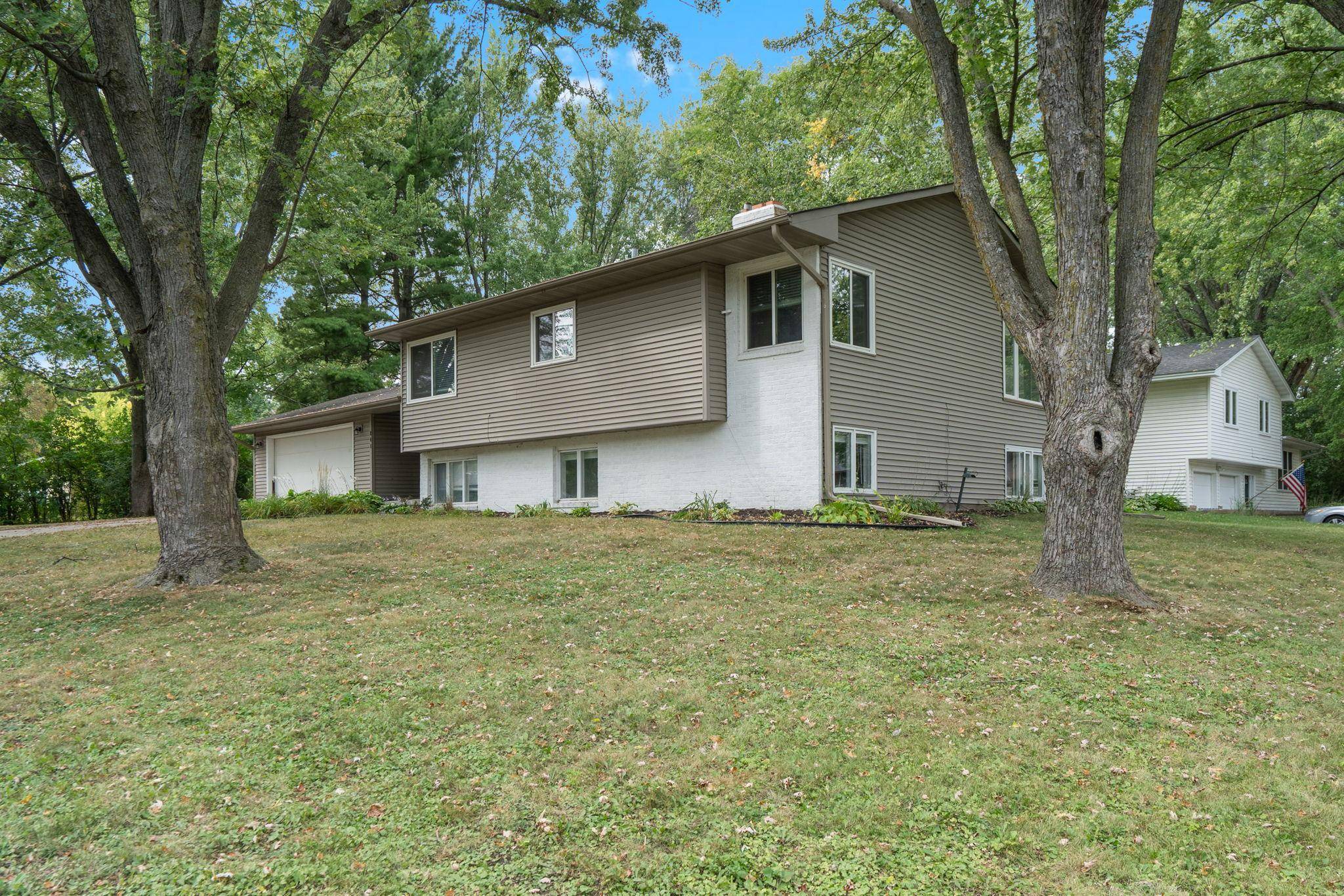 241 Harrington DR, Long Lake, MN 55356