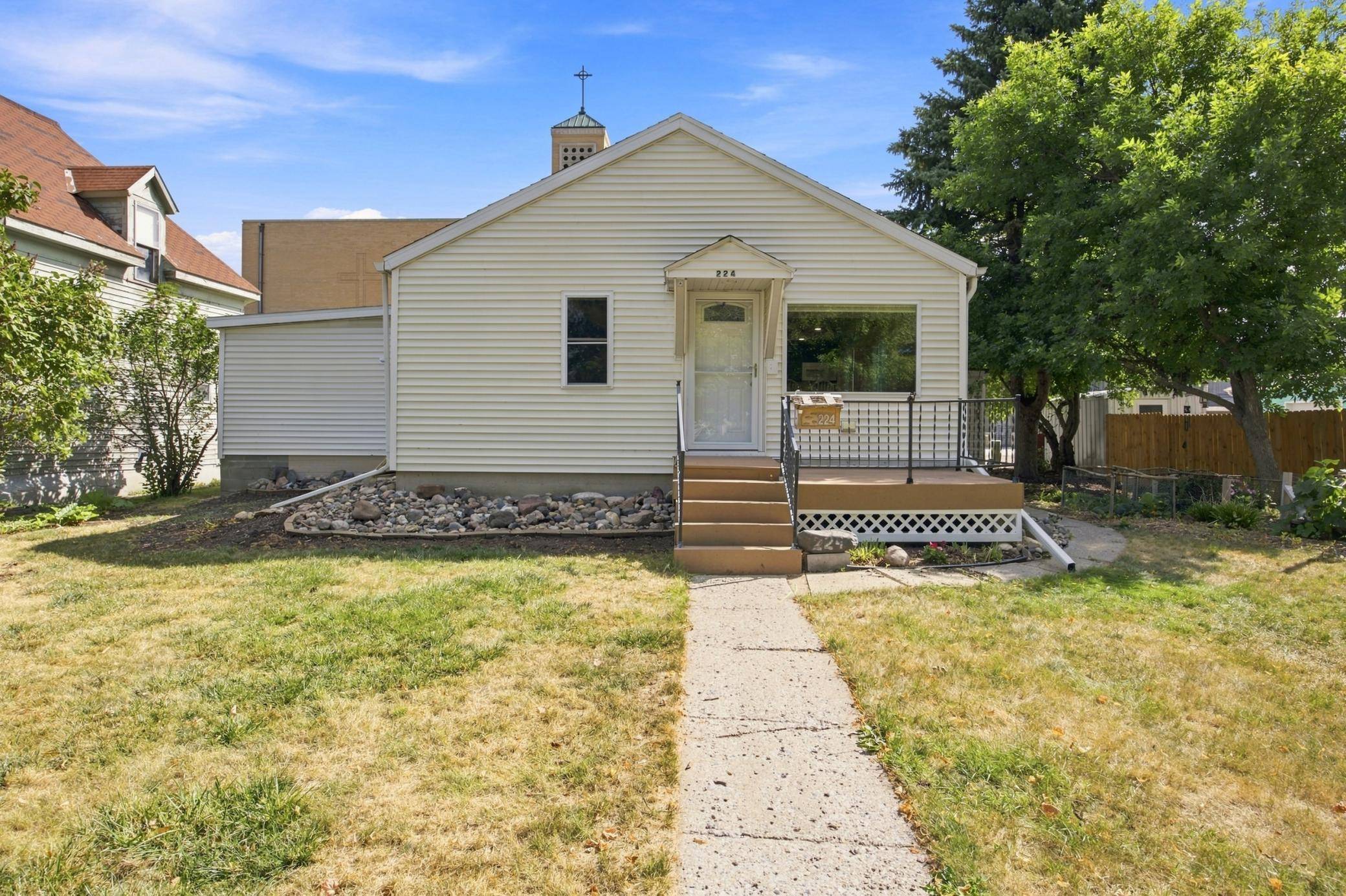 224 3rd ST N, Breckenridge, MN 56520