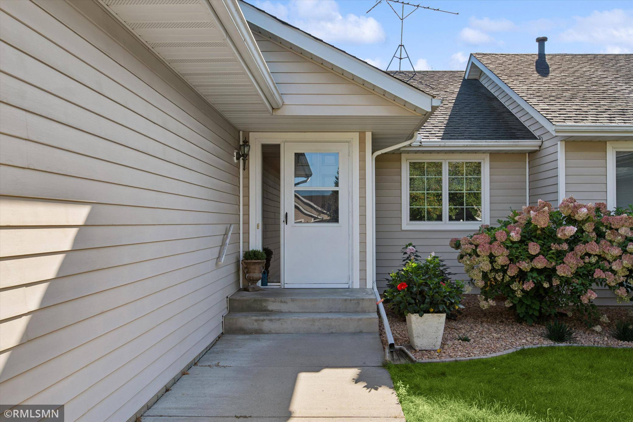 107 Ridgebrook DR #107, Cannon Falls, MN 55009
