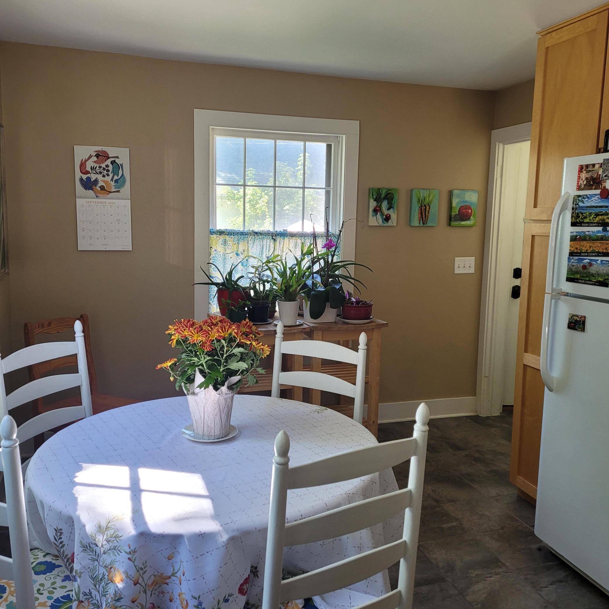 698 E 4th ST E, Saint Paul, MN 55106