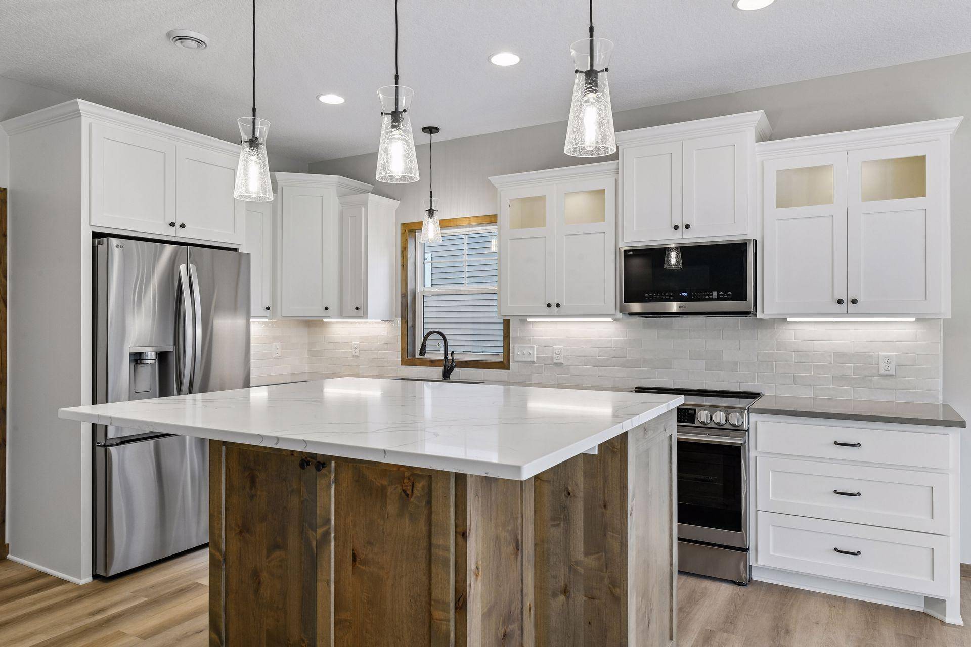 752 Somerwood LN, Waconia, MN 55387