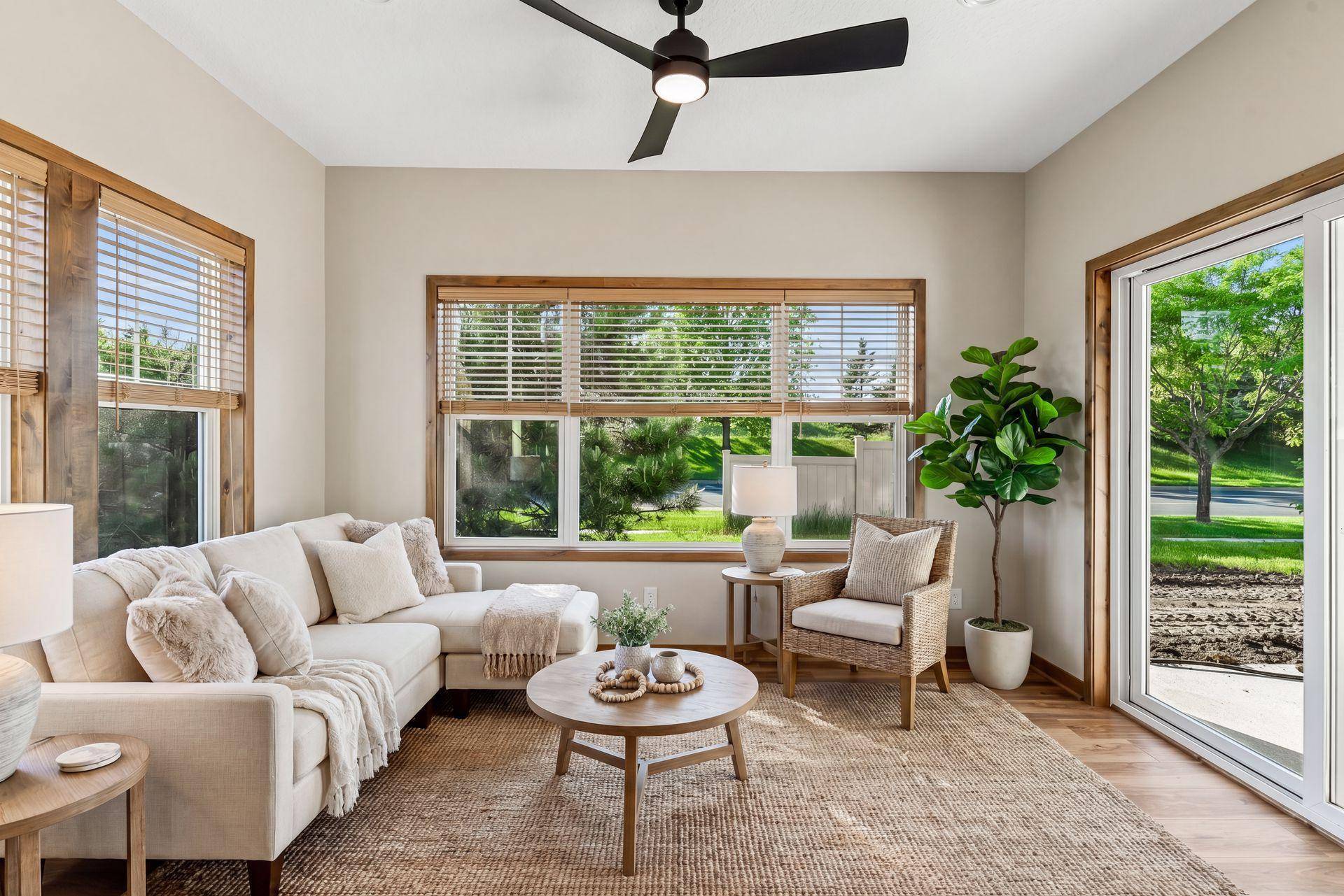 752 Somerwood LN, Waconia, MN 55387