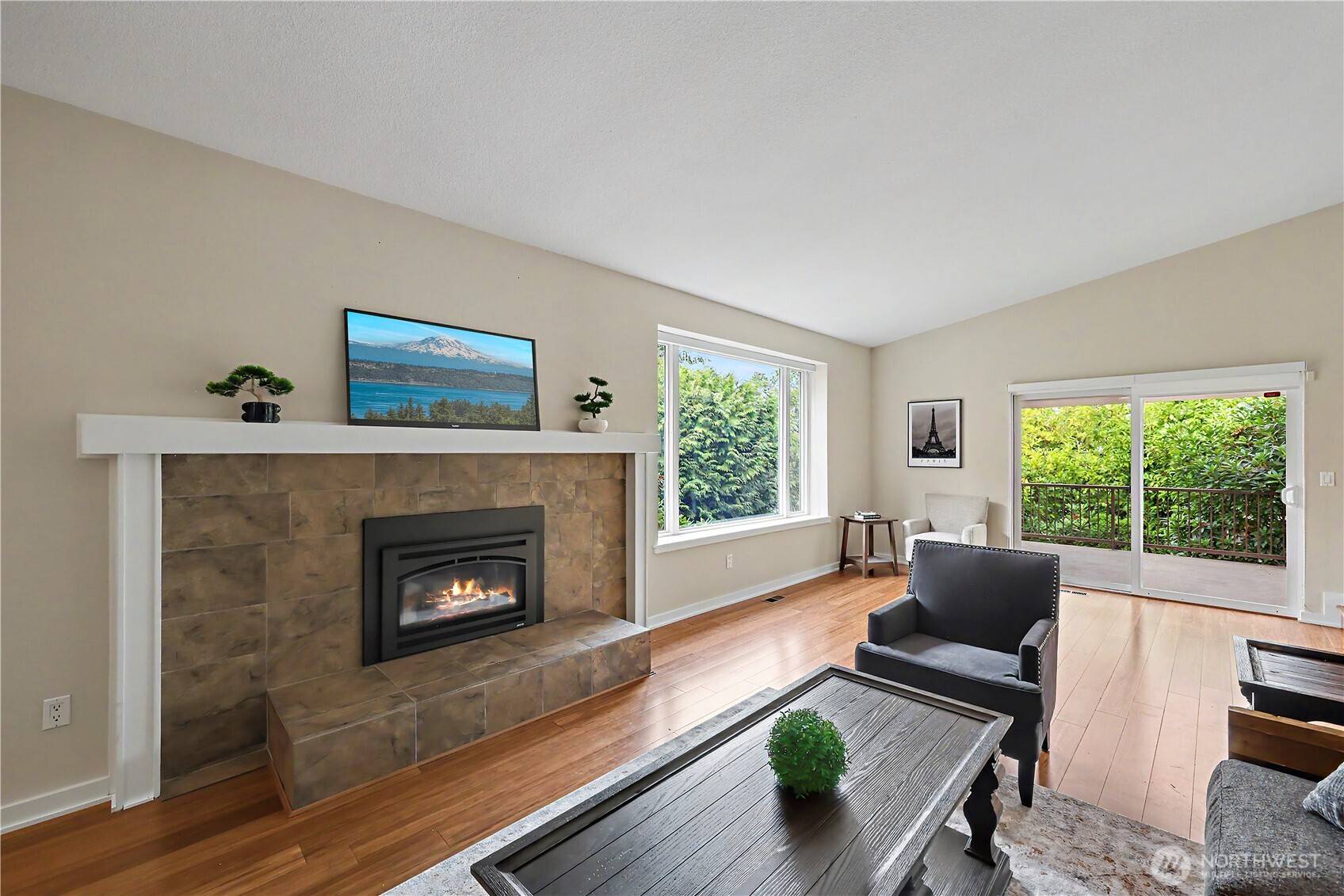1216 88th PL NE, Clyde Hill, WA 98004