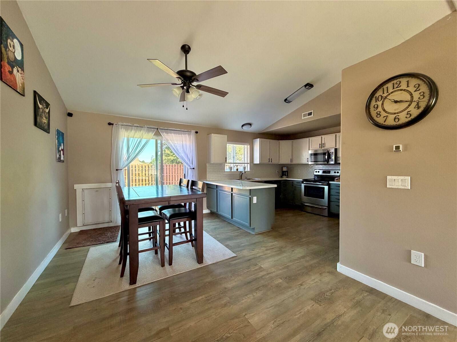 1616 NE Pirate LN, Moses Lake, WA 98837