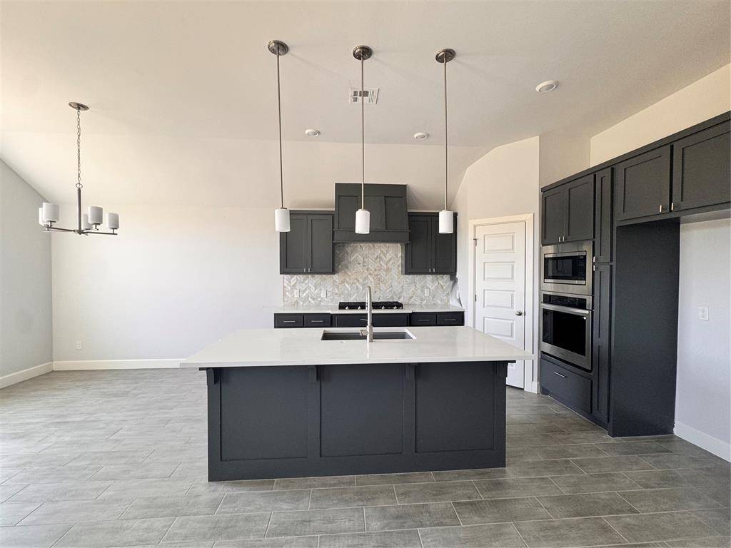 1324 Colonial AVE, Tuttle, OK 73089