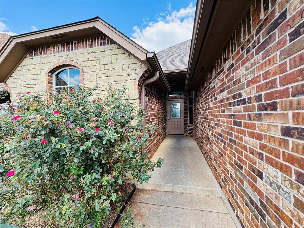 2304 Wheatfield AVE, Yukon, OK 73099