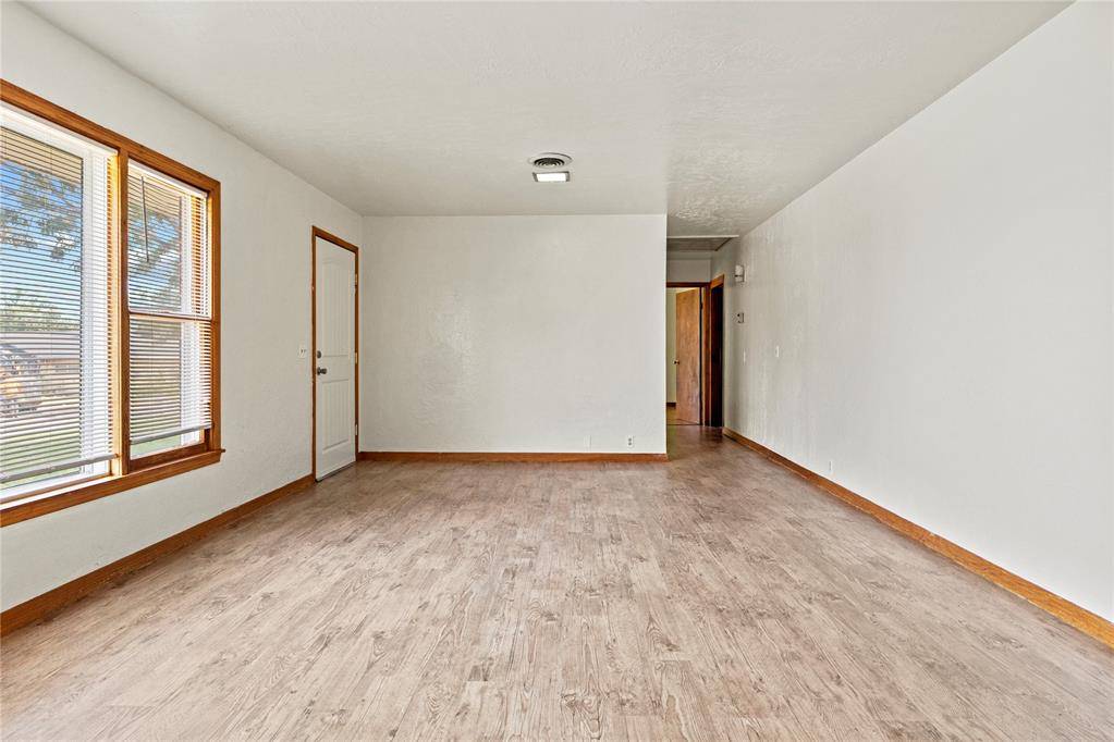 1009 N Illinois ST, Weatherford, OK 73096