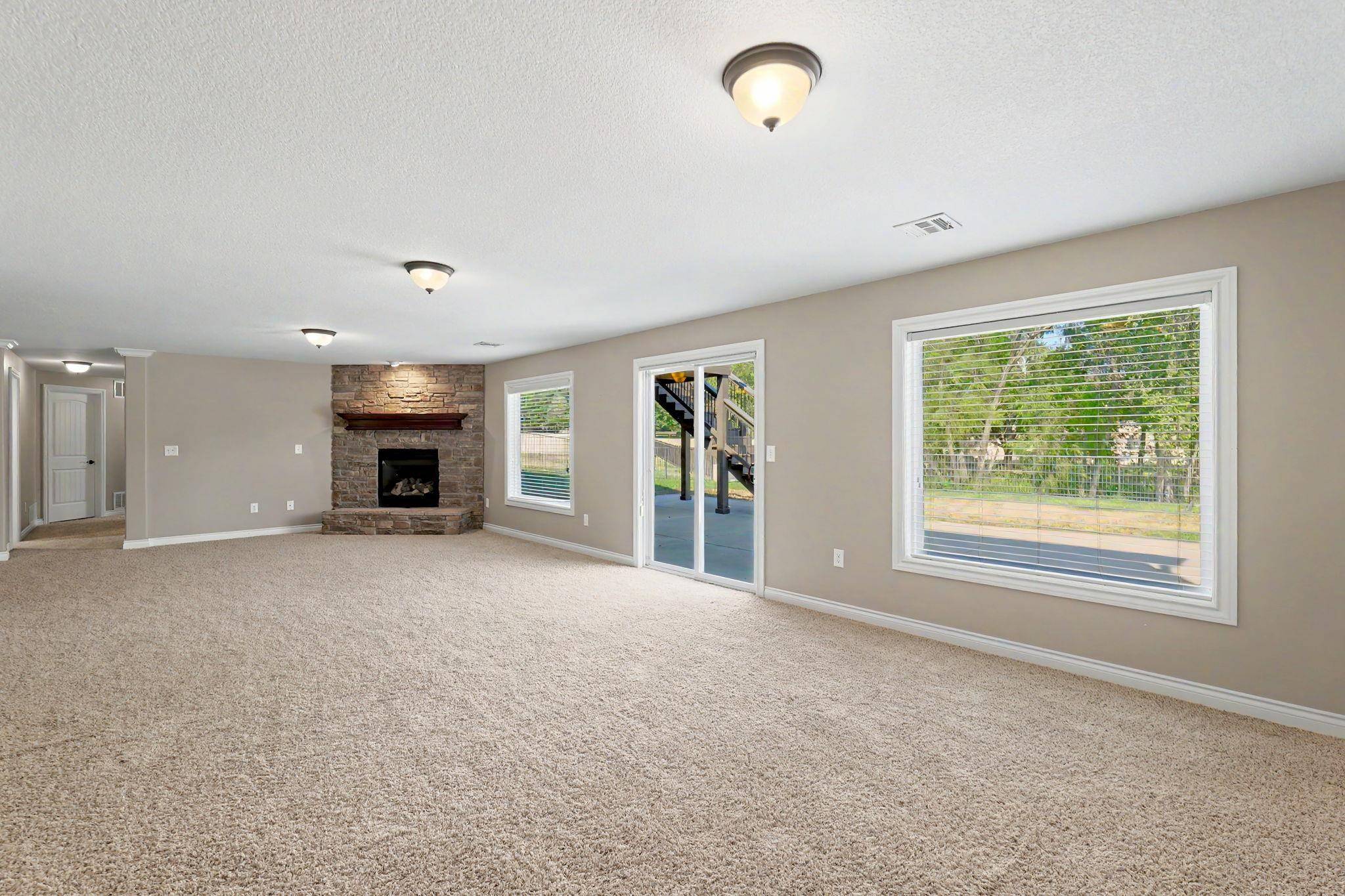 405 S Fawnwood St, Wichita, KS 67235