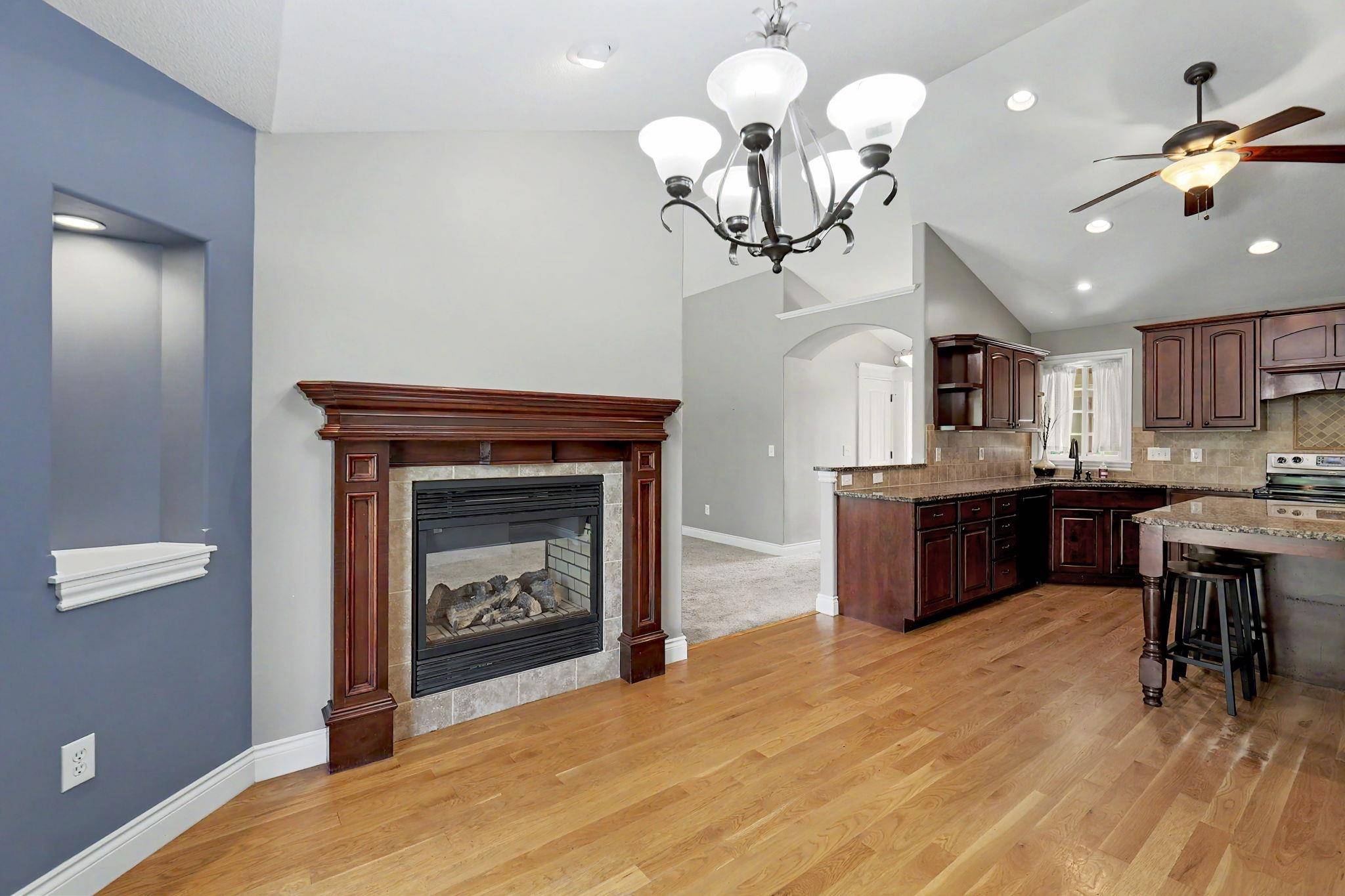 405 S Fawnwood St, Wichita, KS 67235